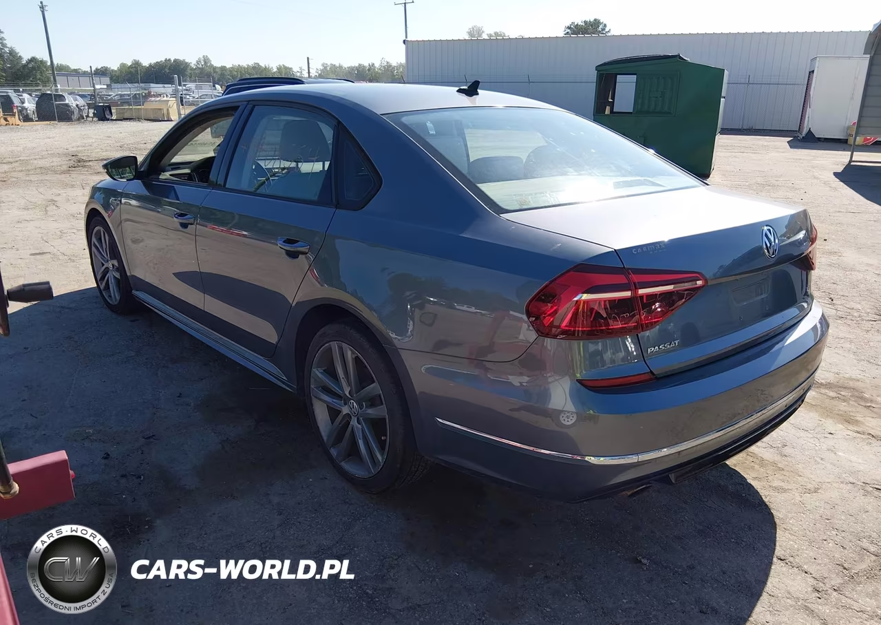2018 Volkswagen Passat 2.0T R-Line-2.0T S VIN:1VWAA7A33JC001854 - 3