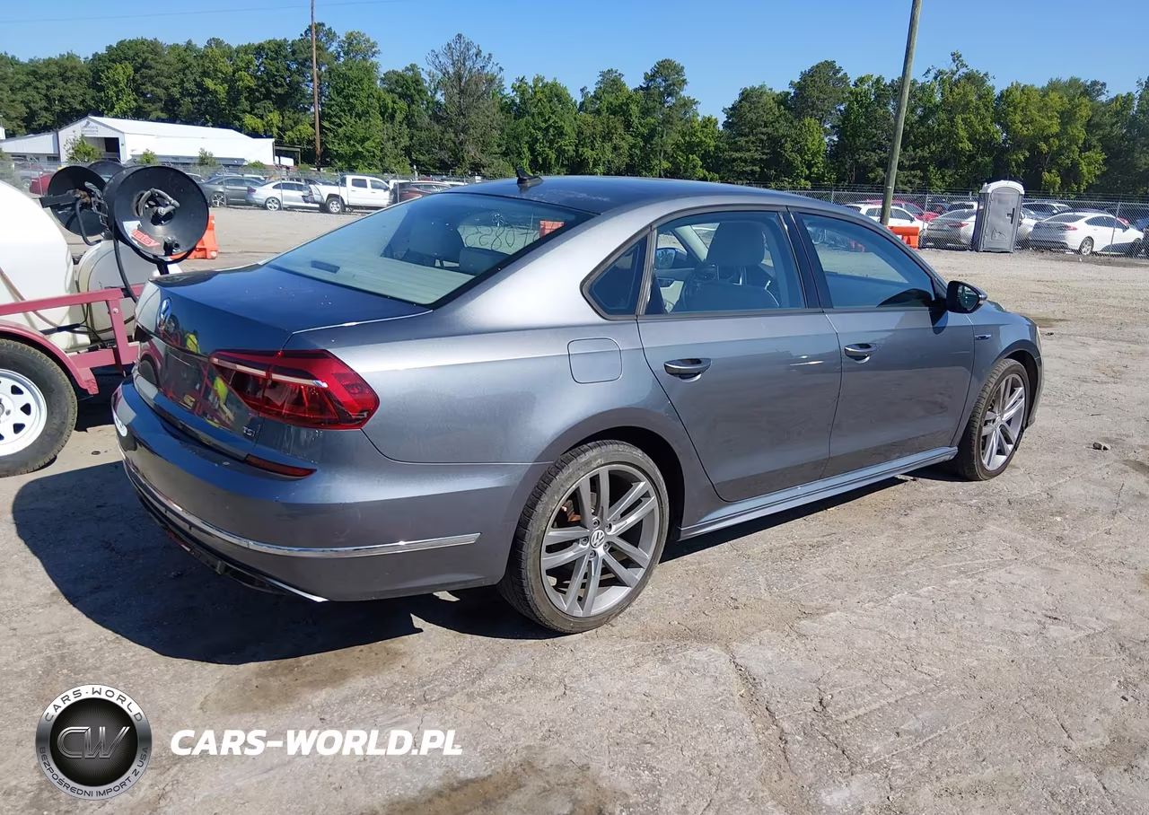 2018 Volkswagen Passat 2.0T R-Line-2.0T S VIN:1VWAA7A33JC001854 - 4