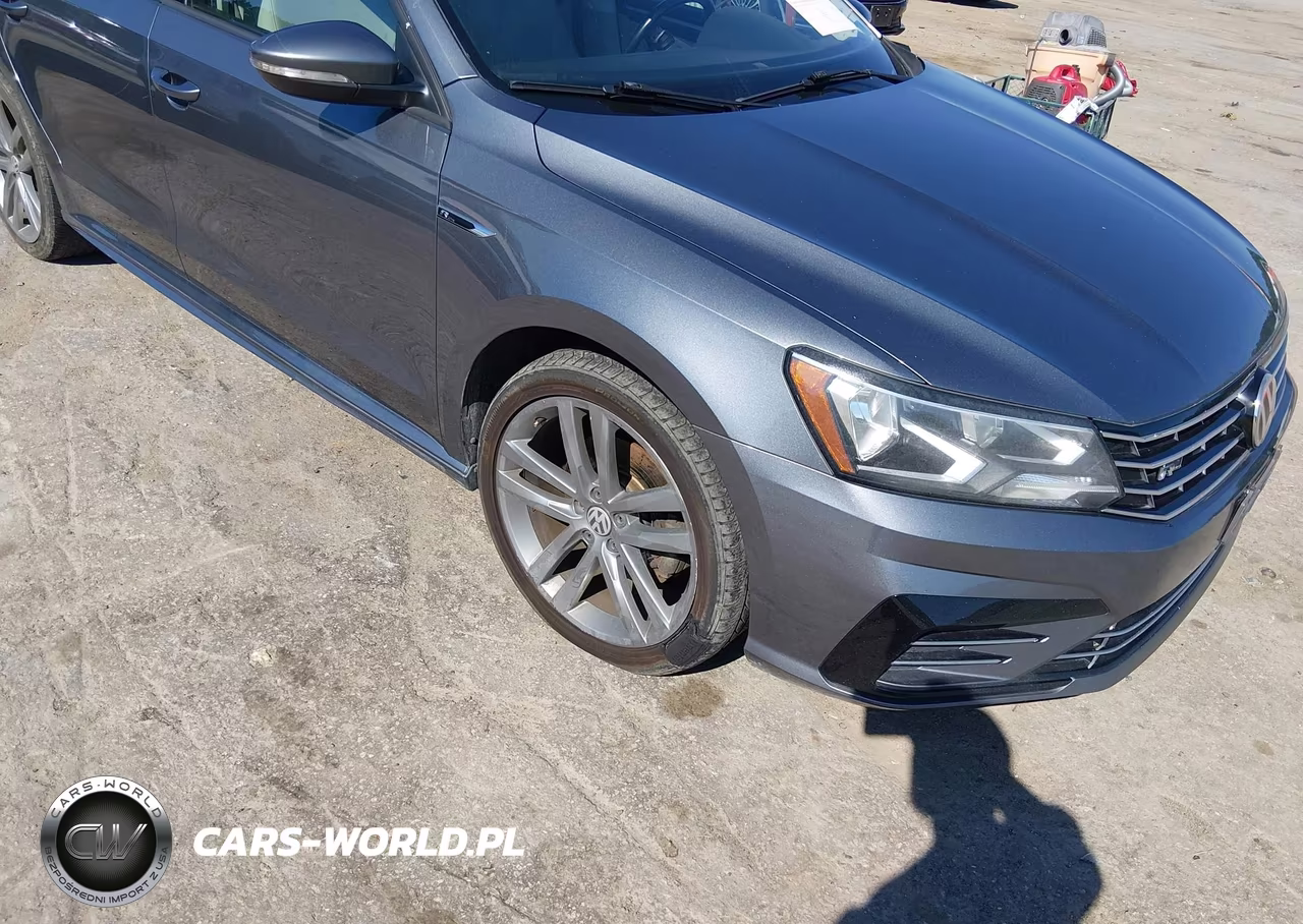 2018 Volkswagen Passat 2.0T R-Line-2.0T S VIN:1VWAA7A33JC001854 - 6
