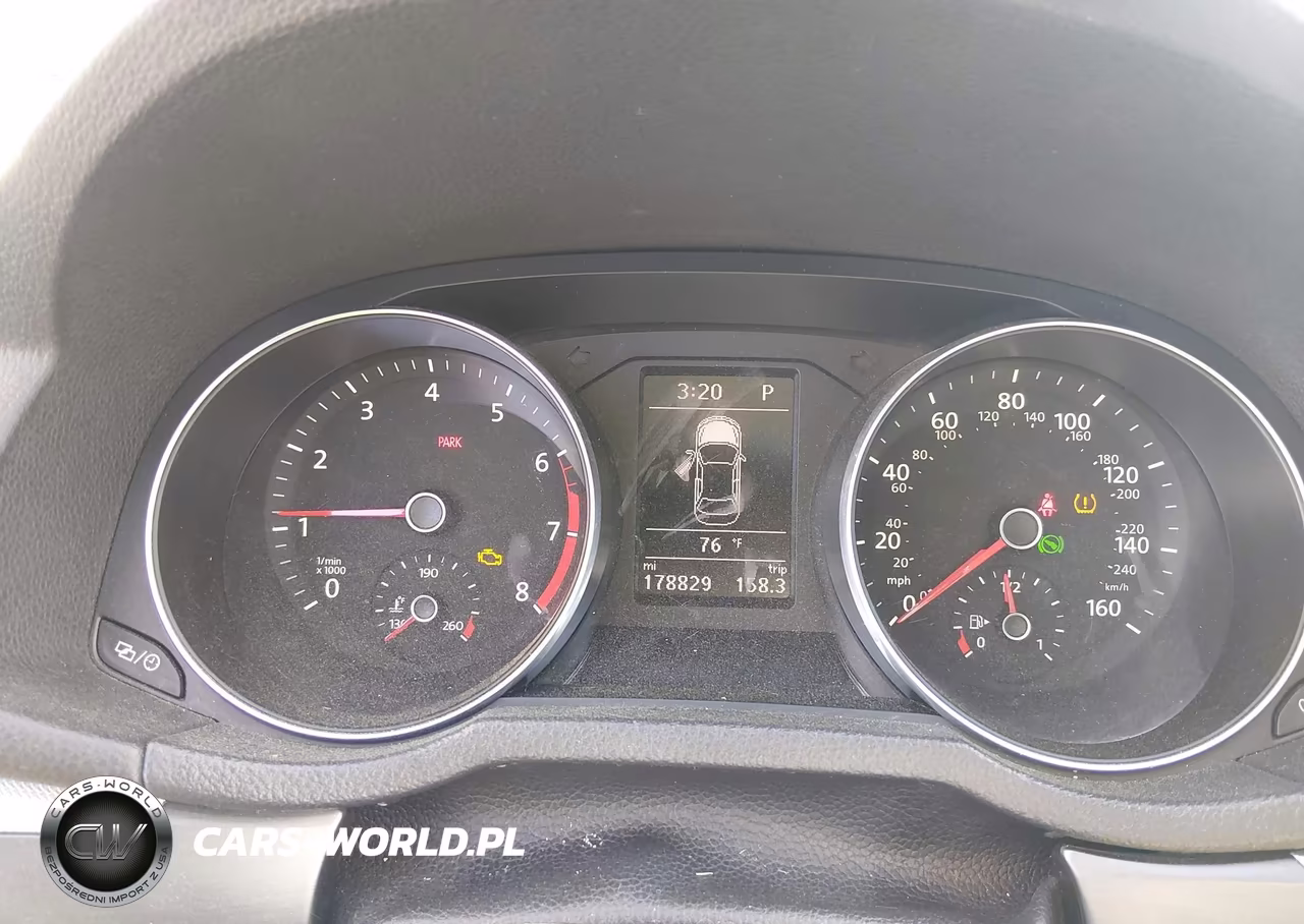 2018 Volkswagen Passat 2.0T R-Line-2.0T S VIN:1VWAA7A33JC001854 - 7