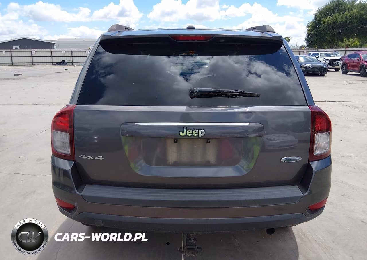 2016 Jeep Compass Latitude VIN:1C4NJDEB7GD630864 - 16