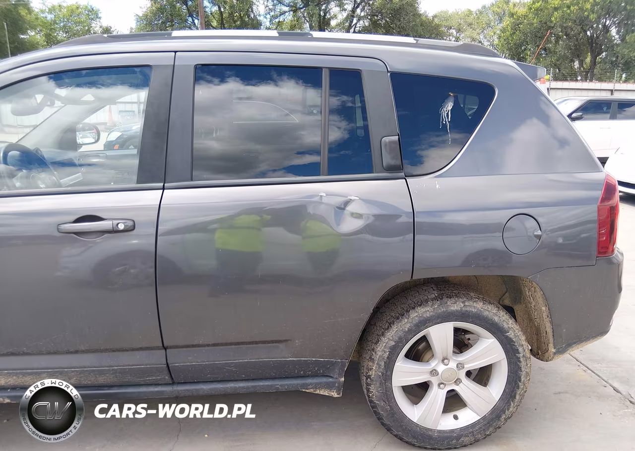 2016 Jeep Compass Latitude VIN:1C4NJDEB7GD630864 - 17