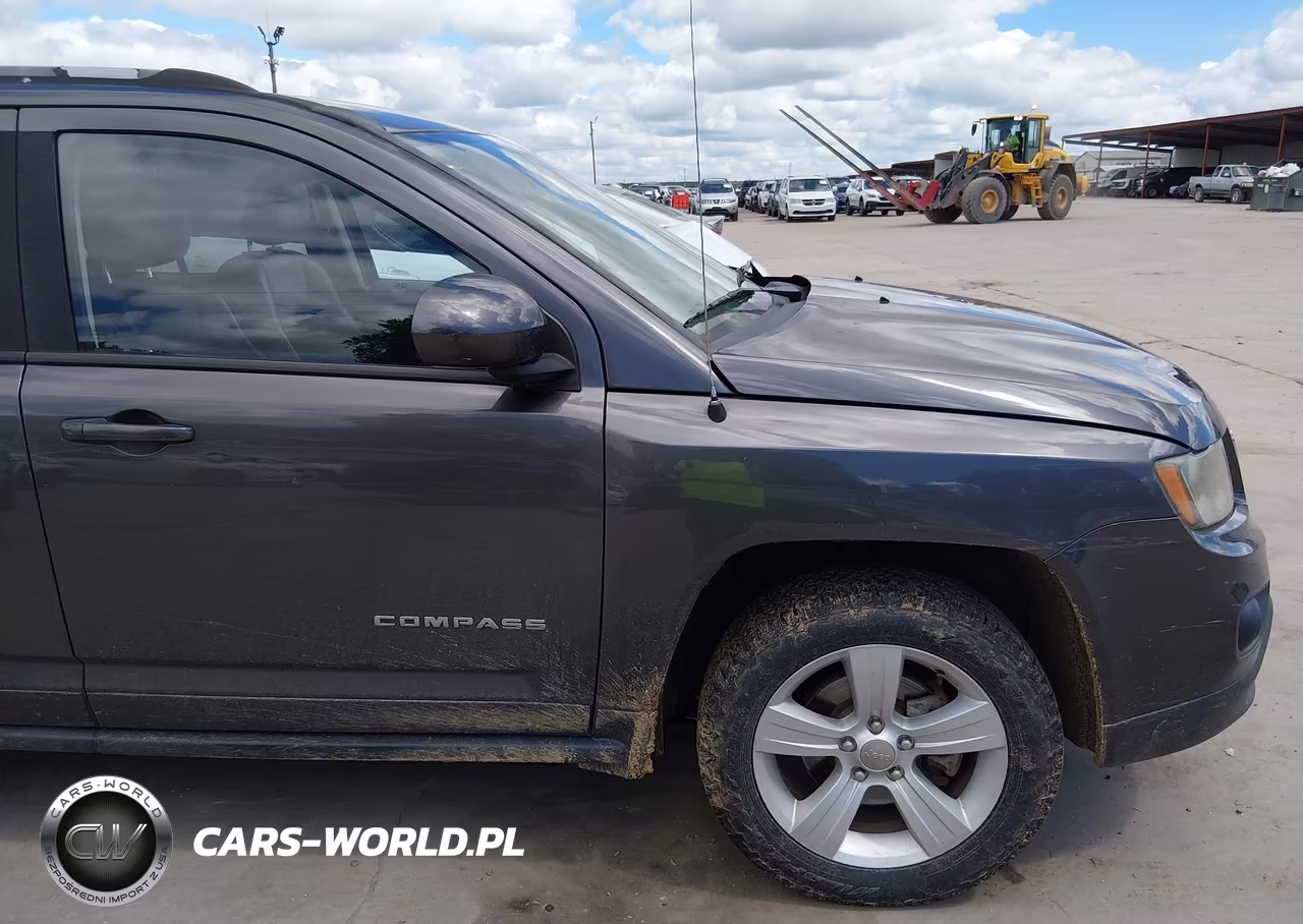 2016 Jeep Compass Latitude VIN:1C4NJDEB7GD630864 - 19