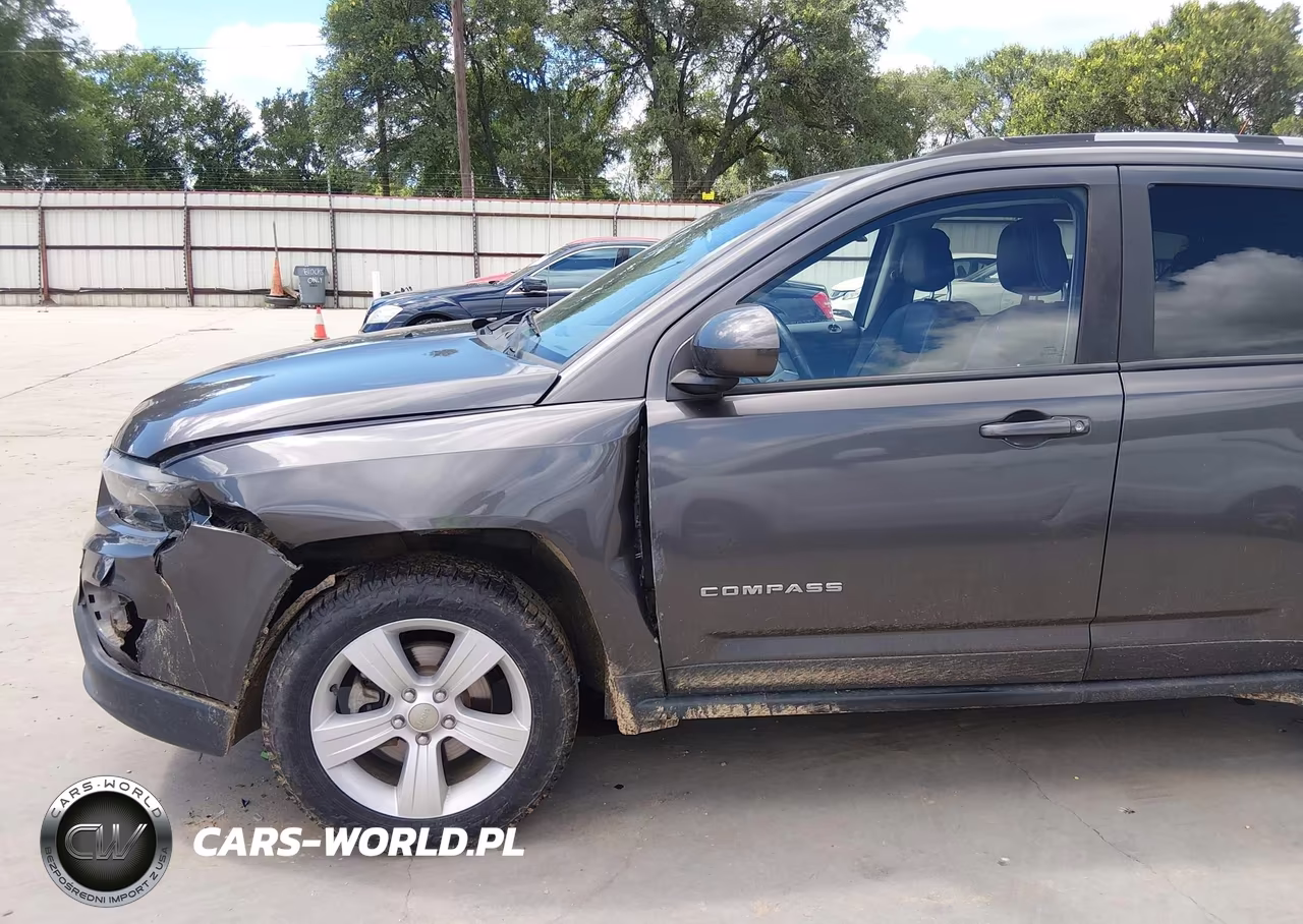 2016 Jeep Compass Latitude VIN:1C4NJDEB7GD630864 - 6