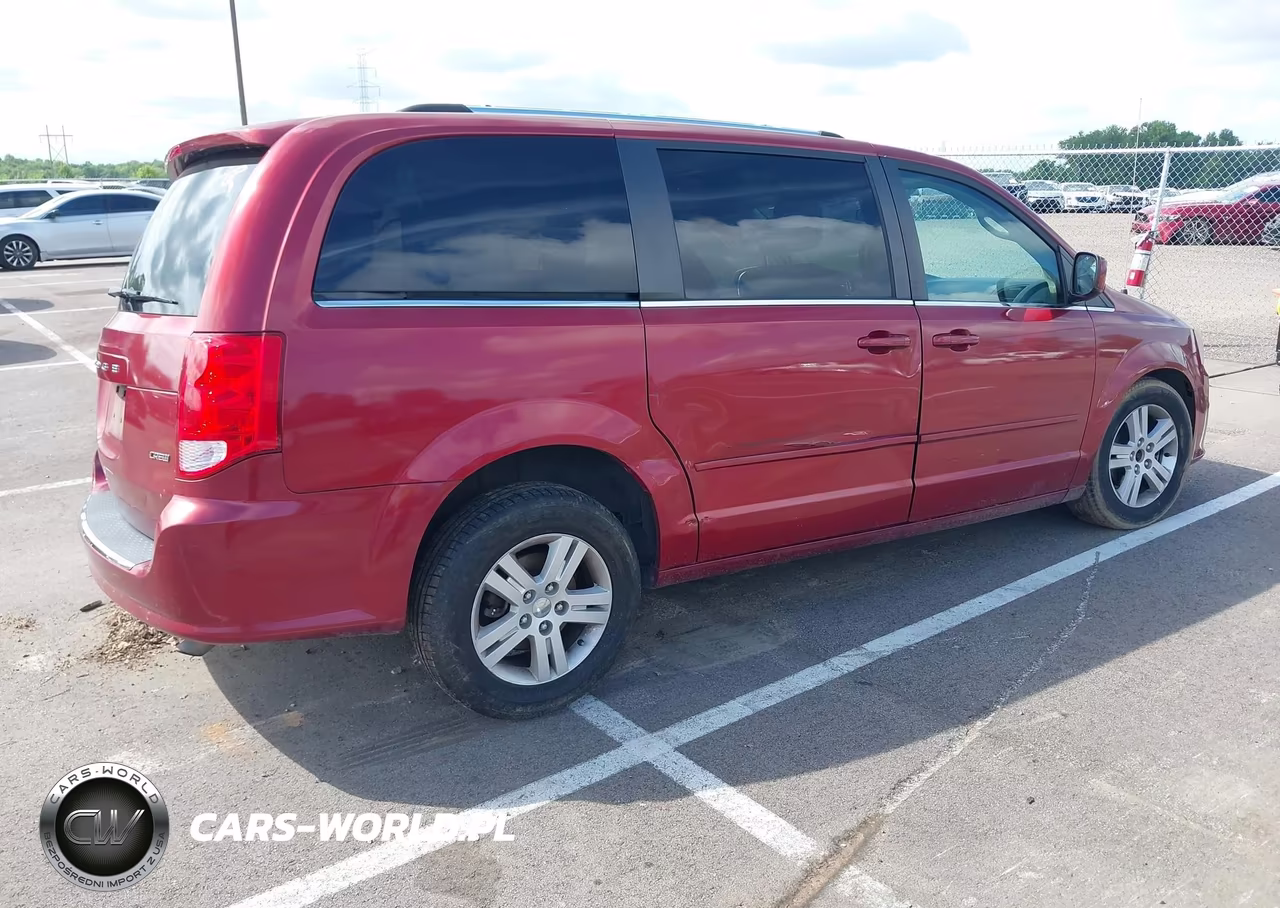 2011 Dodge Grand Caravan Crew VIN:2D4RN5DG4BR697035 - 4