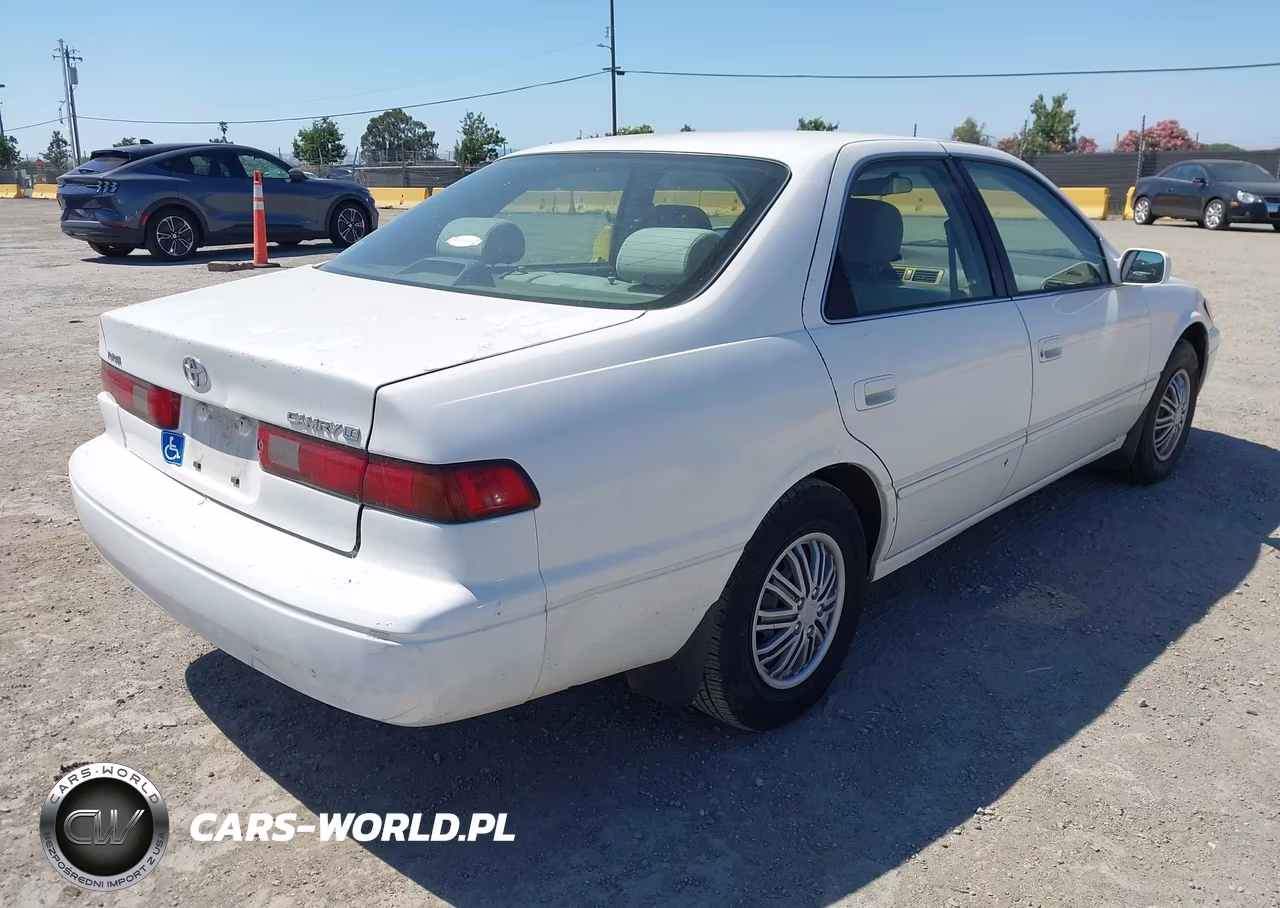 1998 Toyota Camry Le VIN:JT2BG28K1W0216205 - 4
