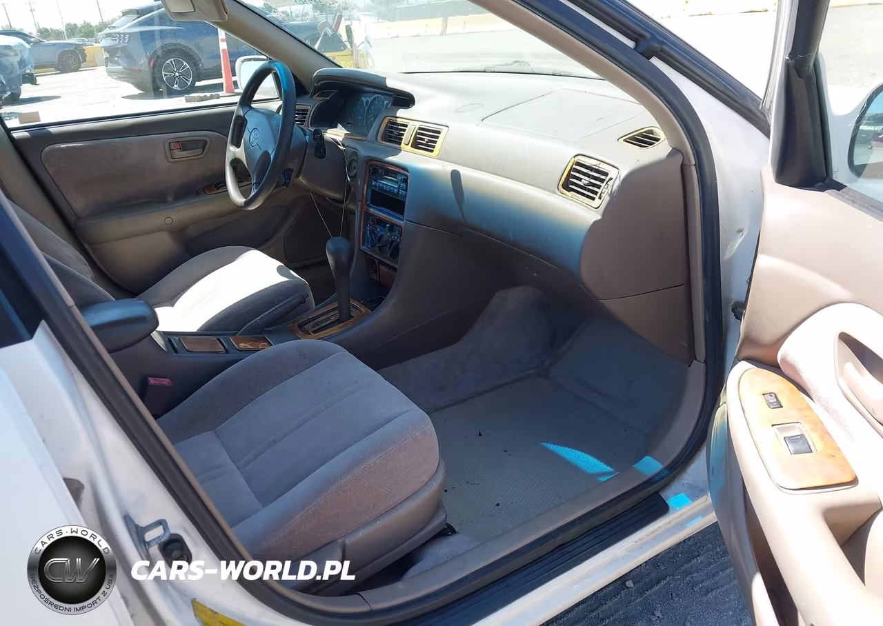 1998 Toyota Camry Le VIN:JT2BG28K1W0216205 - 5