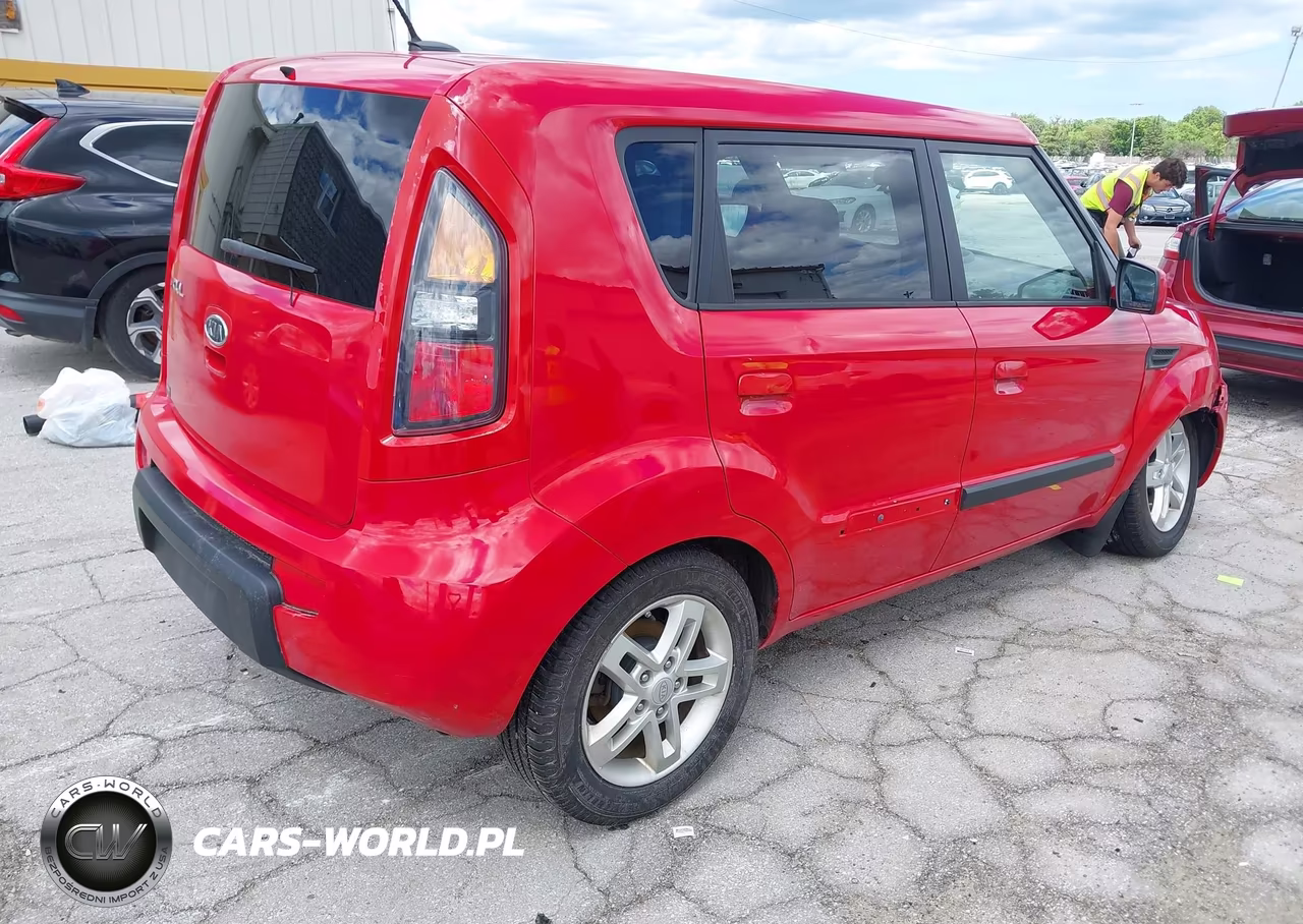 2010 Kia Soul + VIN:KNDJT2A23A7039214 - 4
