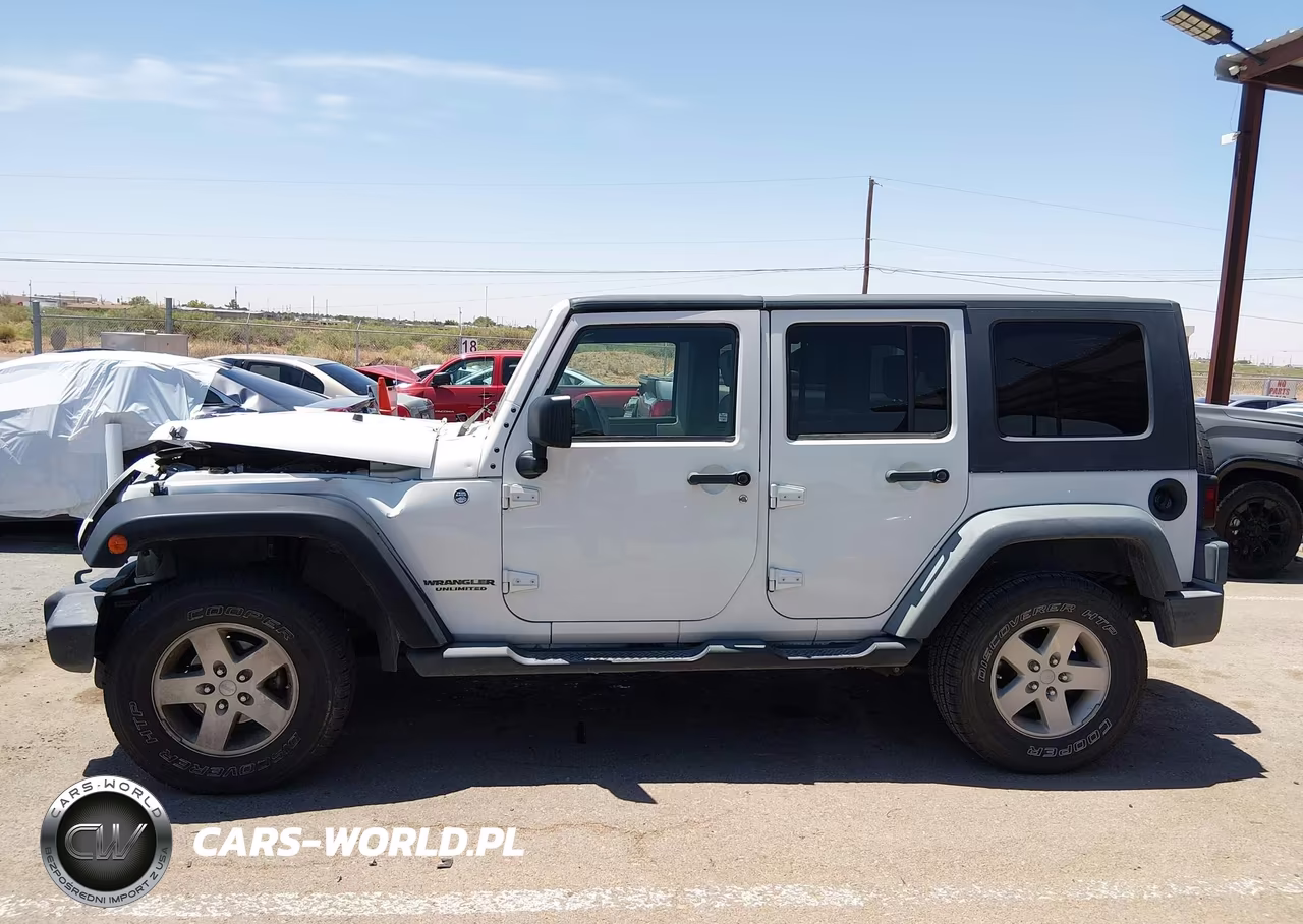 2009 Jeep Wrangler Unlimited X VIN:1J4GA39199L736174 - 14