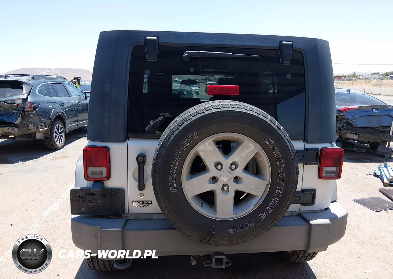 2009 Jeep Wrangler Unlimited X VIN:1J4GA39199L736174 - 16