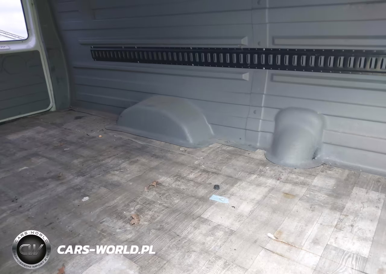 2000 Ford E-350 Super Duty Commercial-Recreational VIN:1FTSS34L5YHB98161 - 8