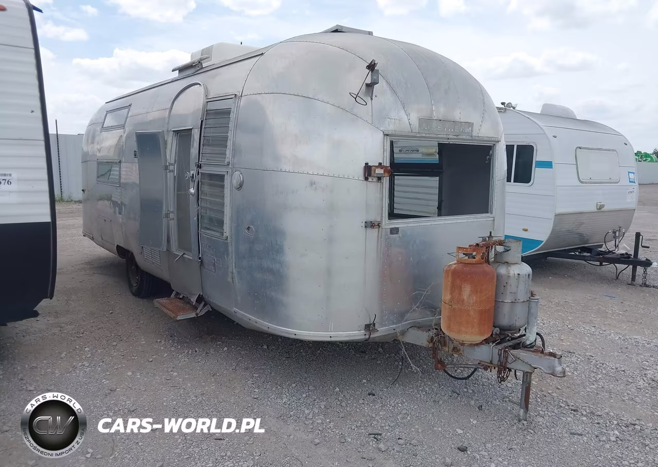 1963 Airstream Land Yacht