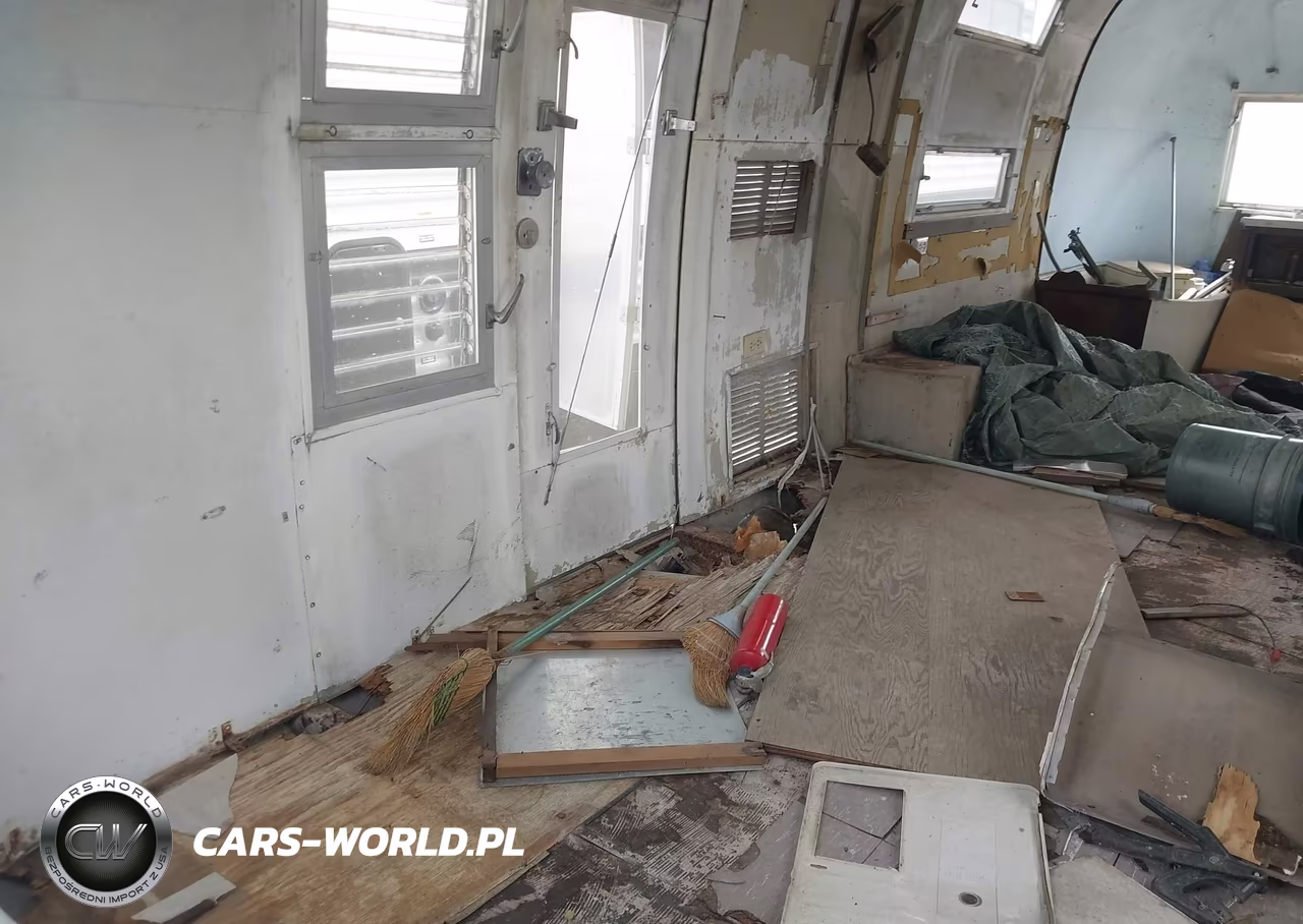 1963 Airstream Land Yacht VIN:0000000024TSS0871 - 19