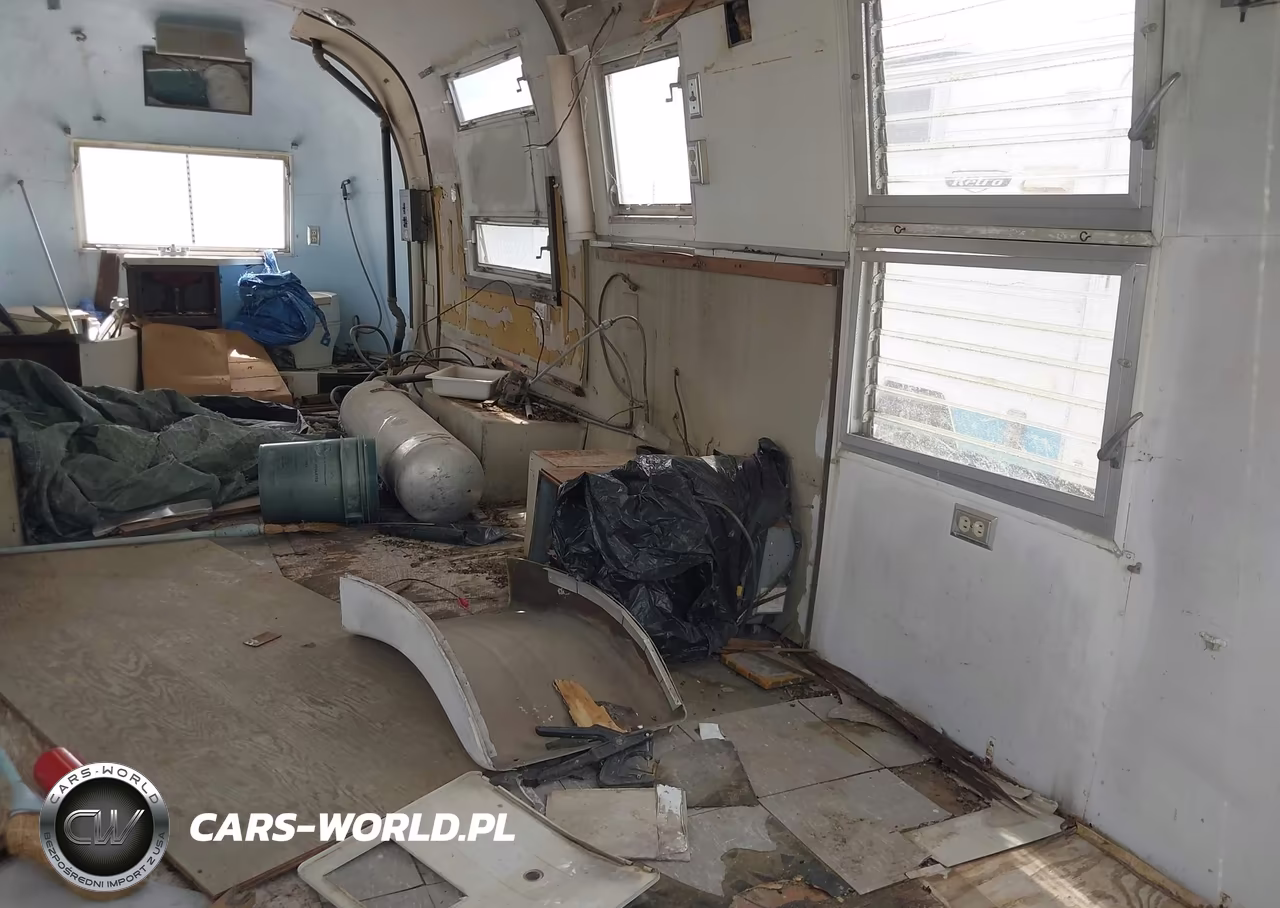 1963 Airstream Land Yacht VIN:0000000024TSS0871 - 20