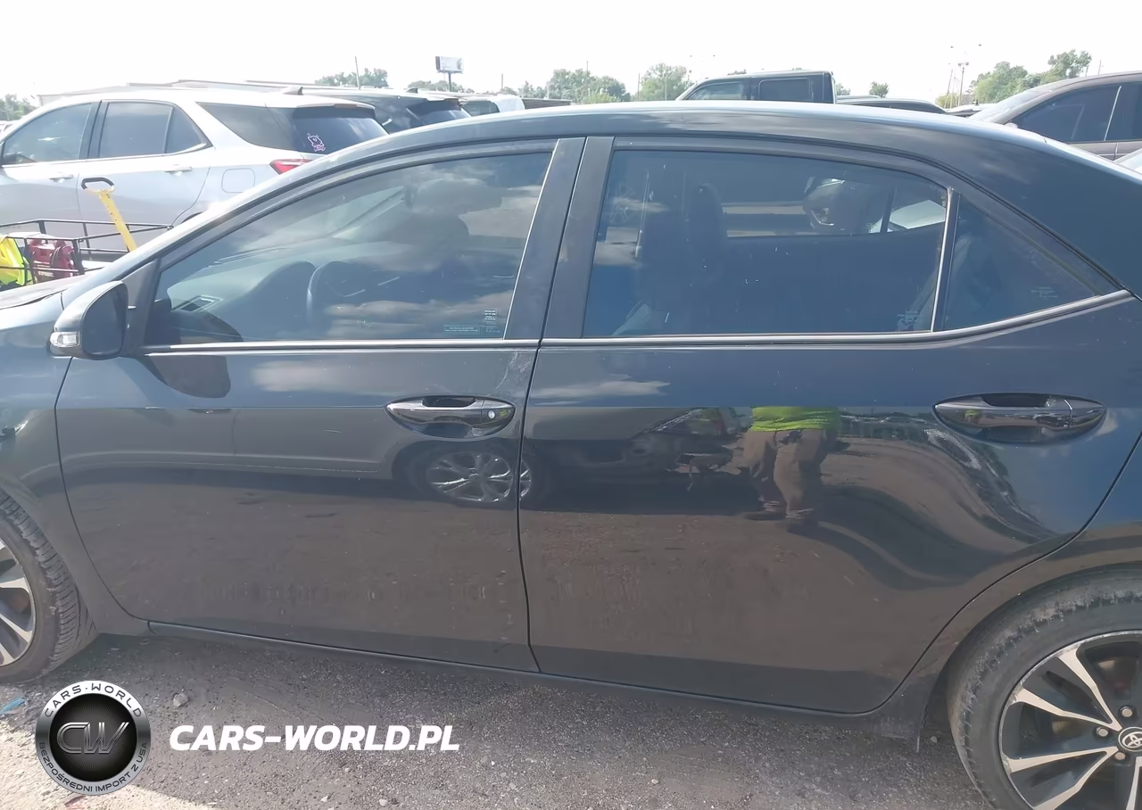 2018 Toyota Corolla Se VIN:5YFBURHE5JP845435 - 15