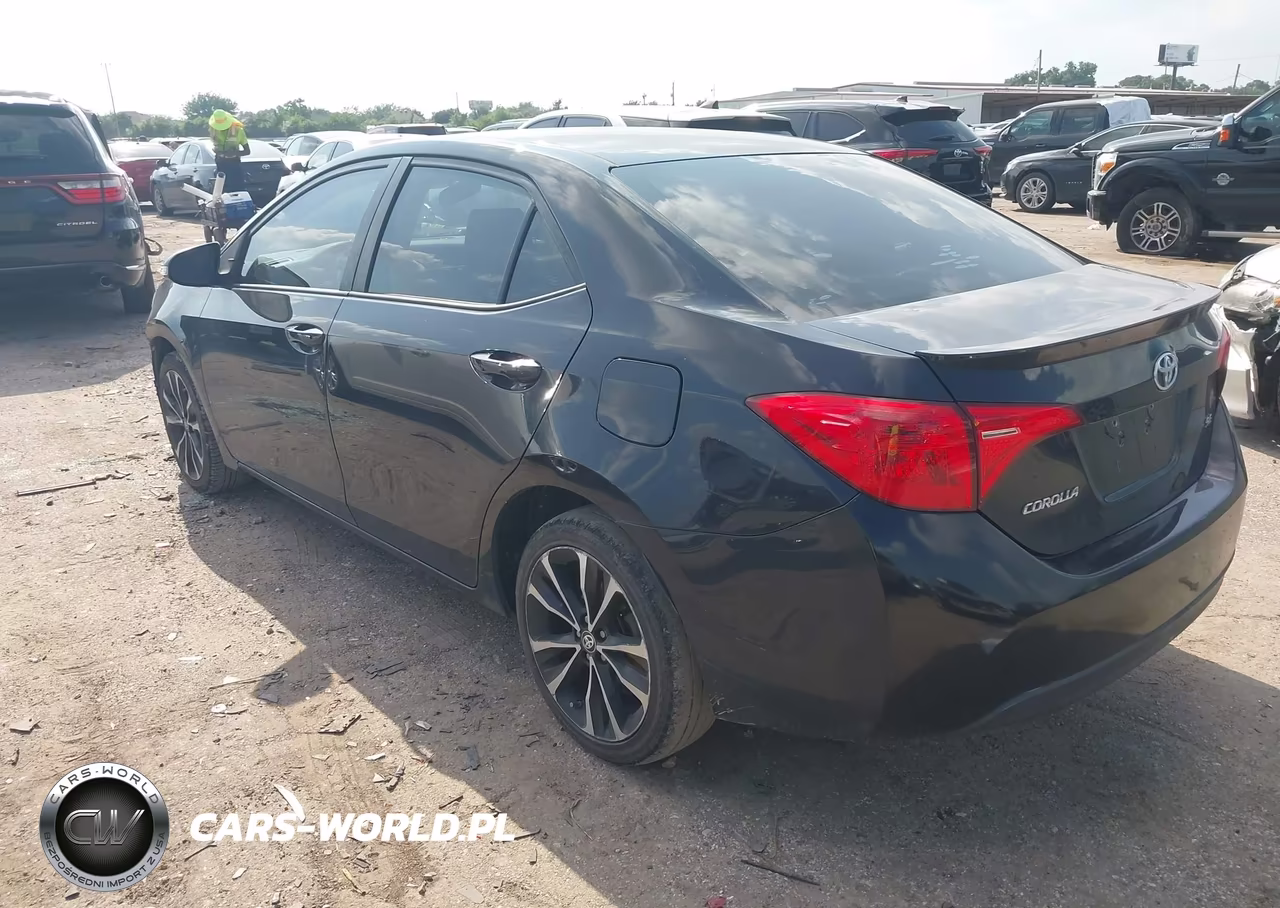 2018 Toyota Corolla Se VIN:5YFBURHE5JP845435 - 3