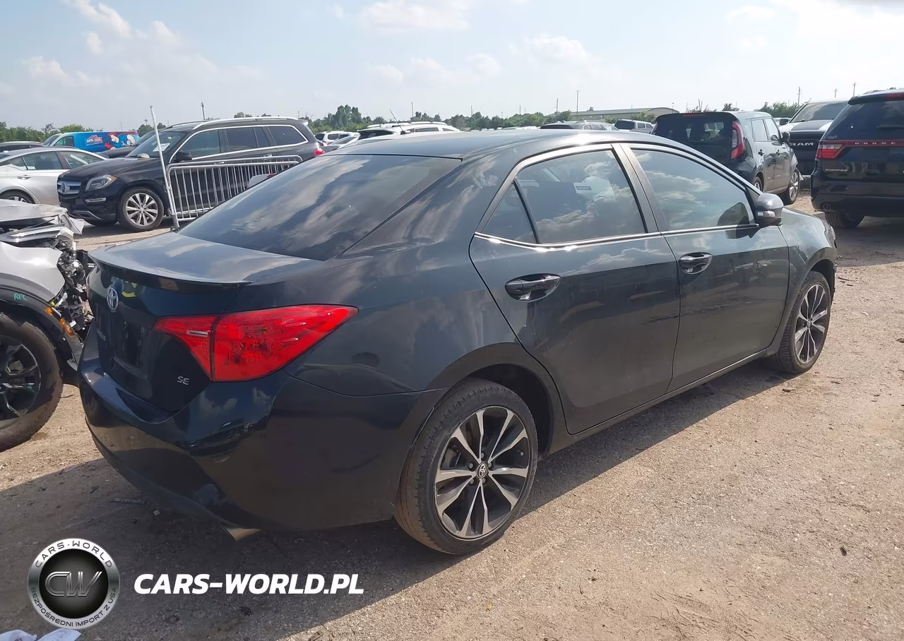 2018 Toyota Corolla Se VIN:5YFBURHE5JP845435 - 4