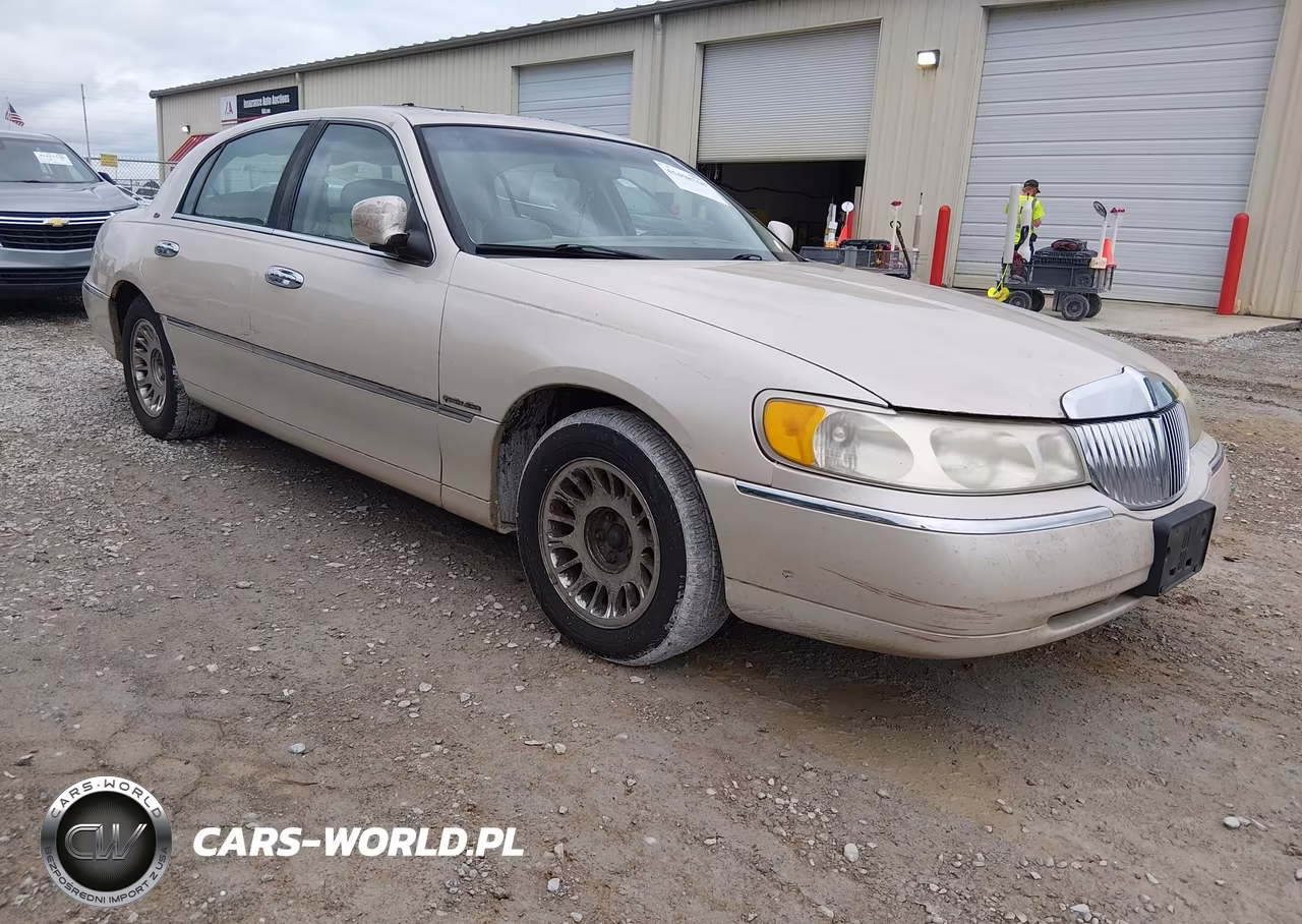 2000 Lincoln Town Car Cartier