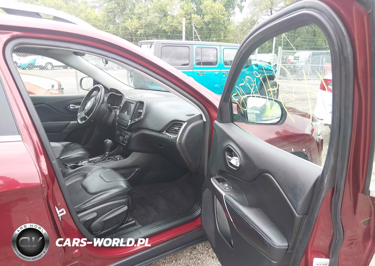 2019 Jeep Cherokee Latitude Plus Fwd VIN:1C4PJLLN5KD119923 - 5