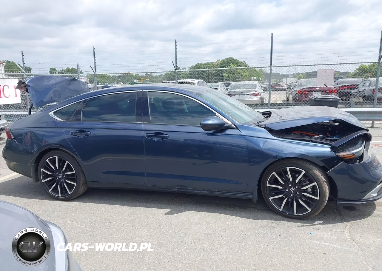 2025 Honda Accord Hybrid Touring VIN:1HGCY2F83SA028677 - 13