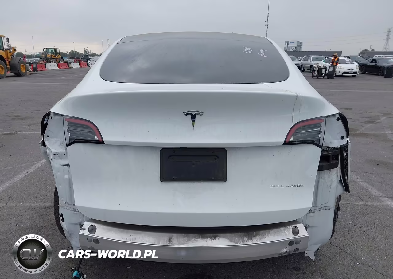 2023 Tesla Model Y Awd-Long Range Dual Motor All-Wheel Drive VIN:7SAYGAEEXPF942015 - 17