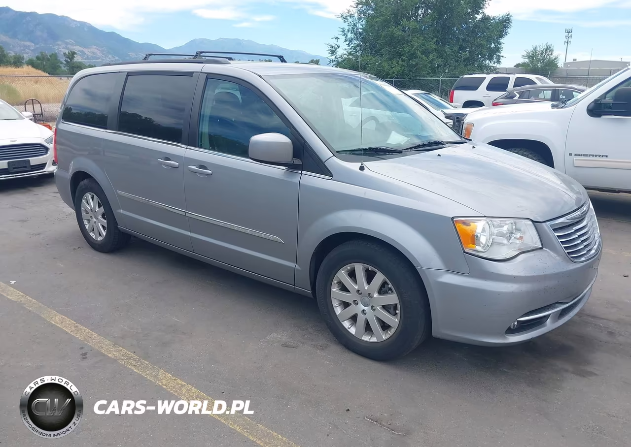 2015 Chrysler Town & Country Touring – zdjęcie 1 z 11
