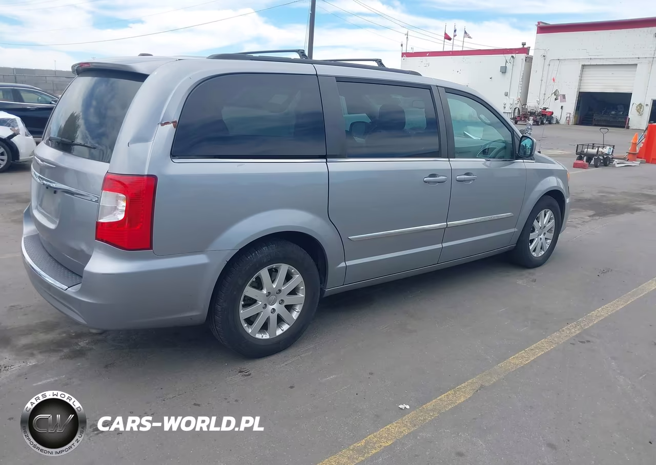 2015 Chrysler Town & Country Touring VIN:2C4RC1BG2FR552130 - 4