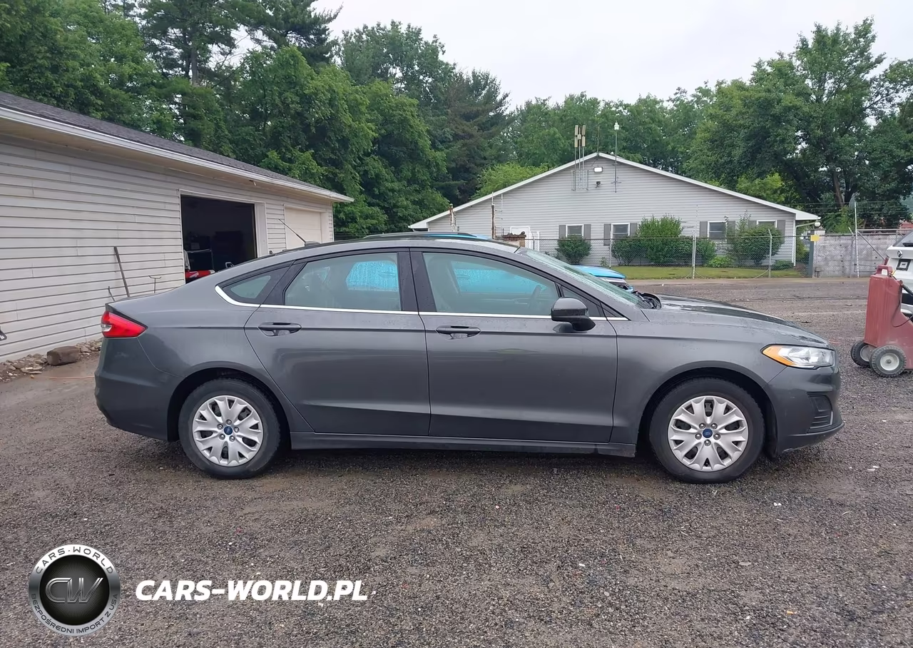 2019 Ford Fusion S VIN:3FA6P0G73KR278554 - 13