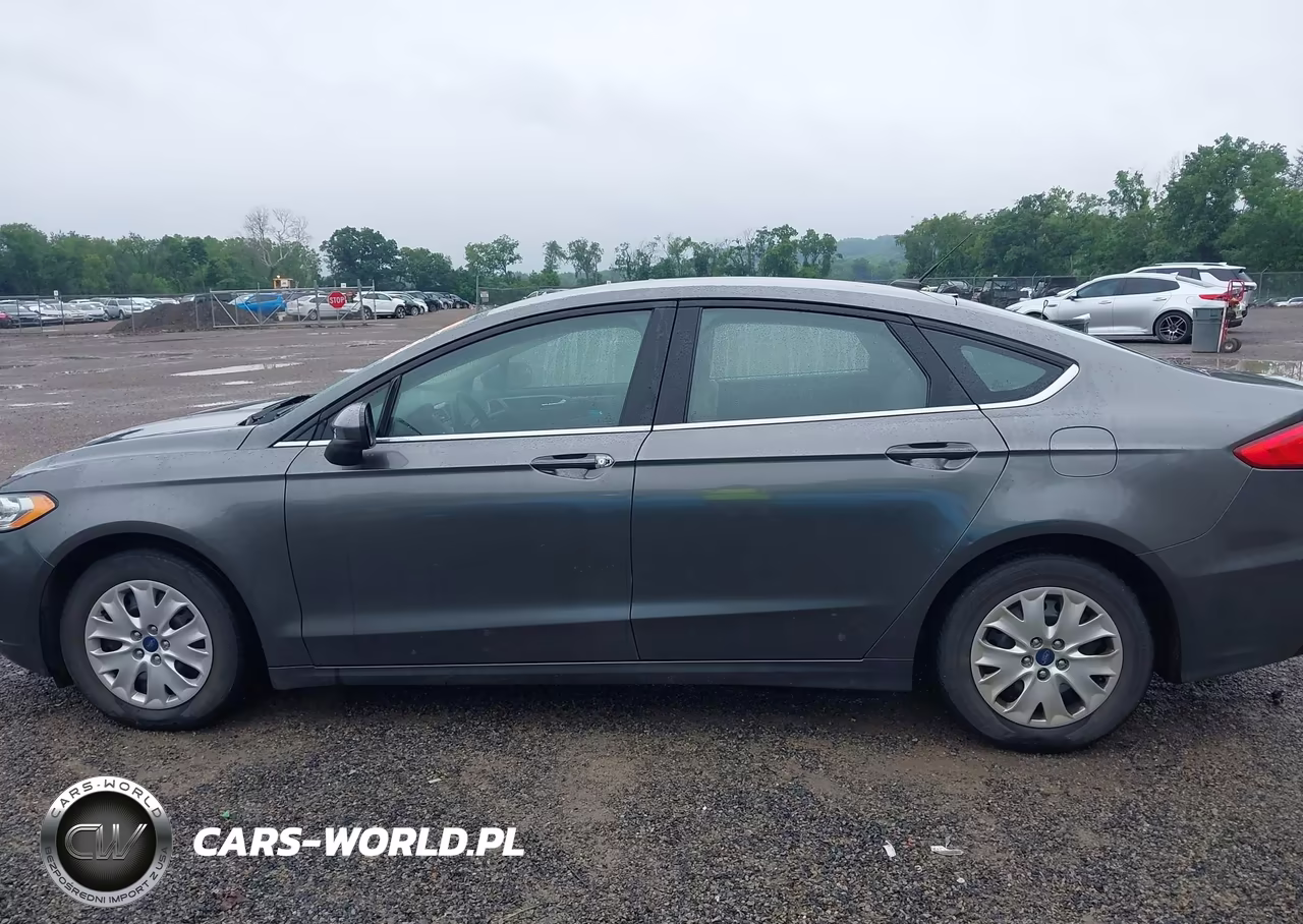 2019 Ford Fusion S VIN:3FA6P0G73KR278554 - 14