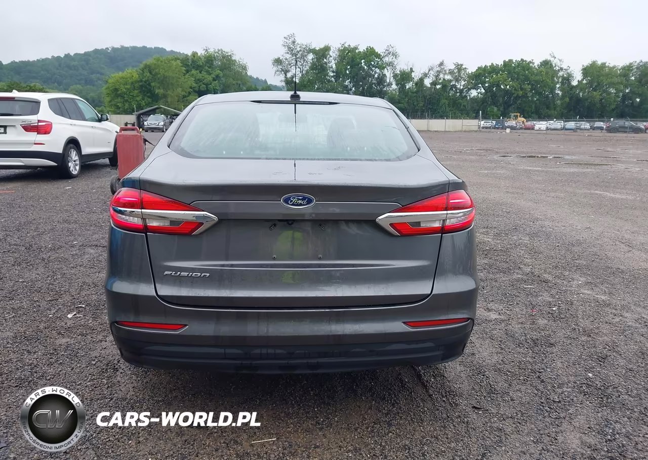 2019 Ford Fusion S VIN:3FA6P0G73KR278554 - 16
