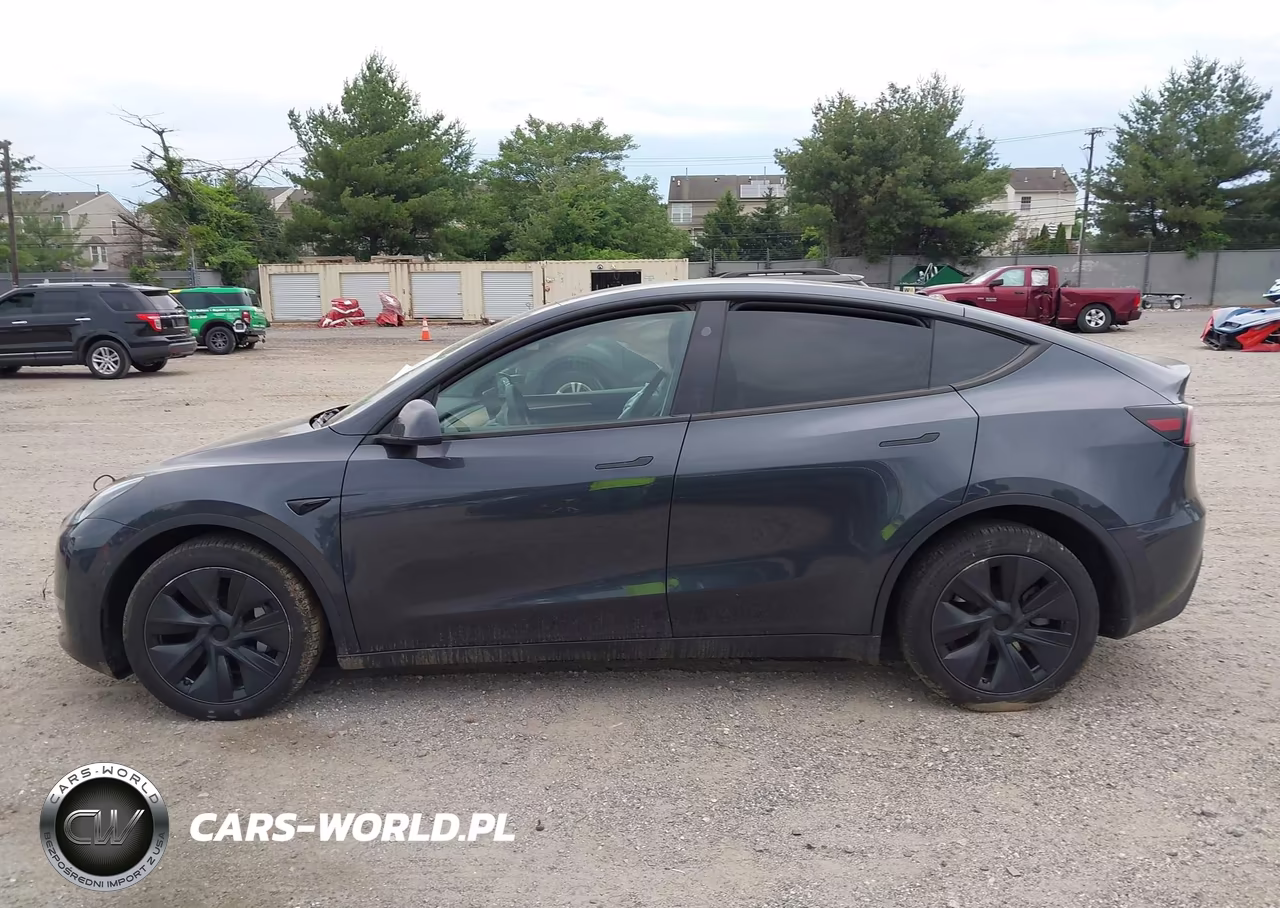 2024 Tesla Model Y Long Range Dual Motor All-Wheel Drive VIN:7SAYGDEE0RA330195 - 14