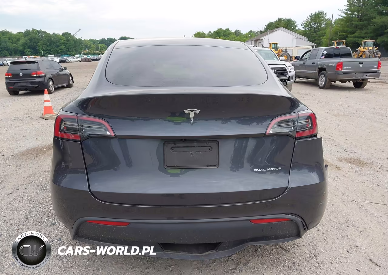 2024 Tesla Model Y Long Range Dual Motor All-Wheel Drive VIN:7SAYGDEE0RA330195 - 16