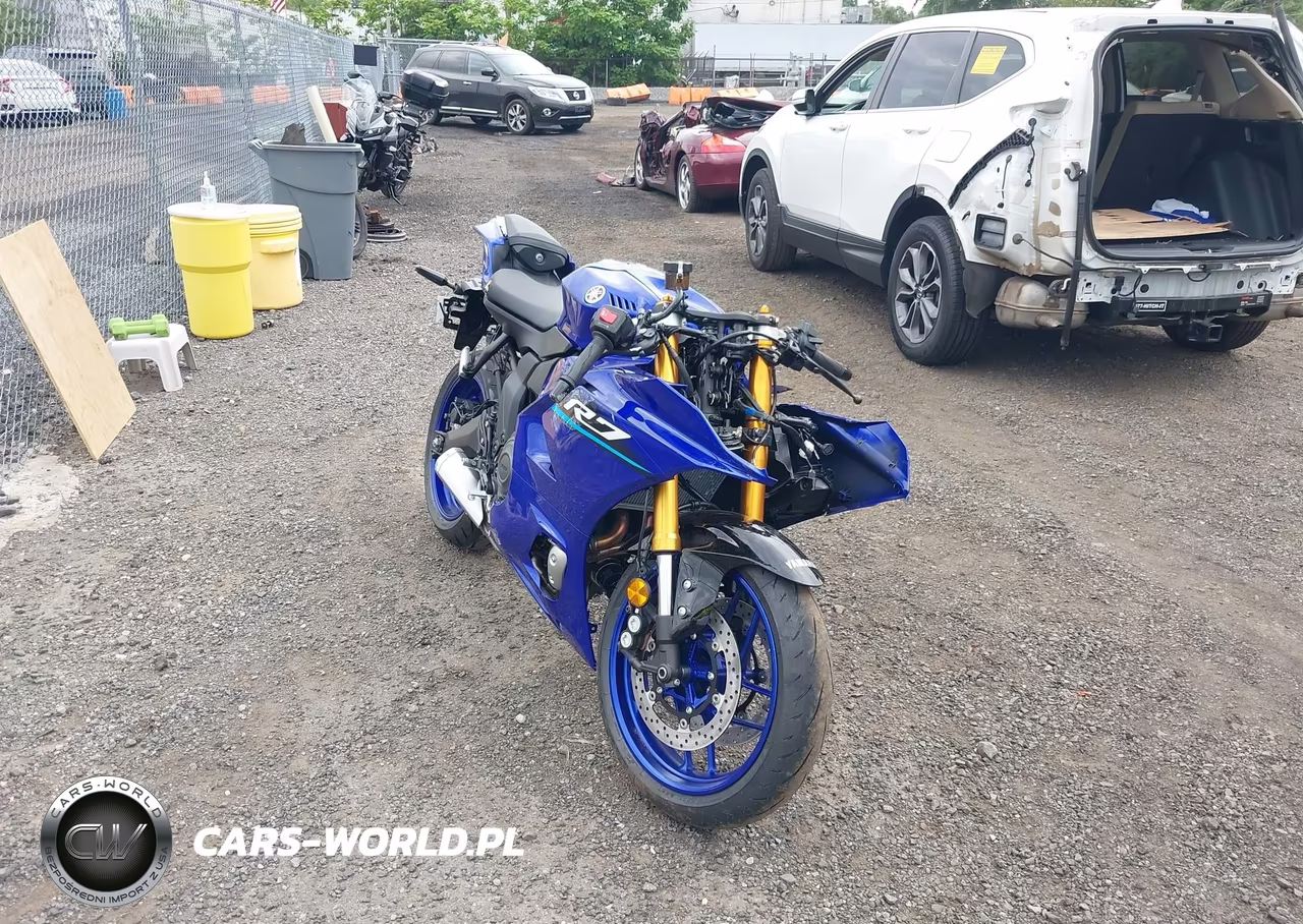 2026 Yamaha Yzfr7 – zdjęcie 1 z 14