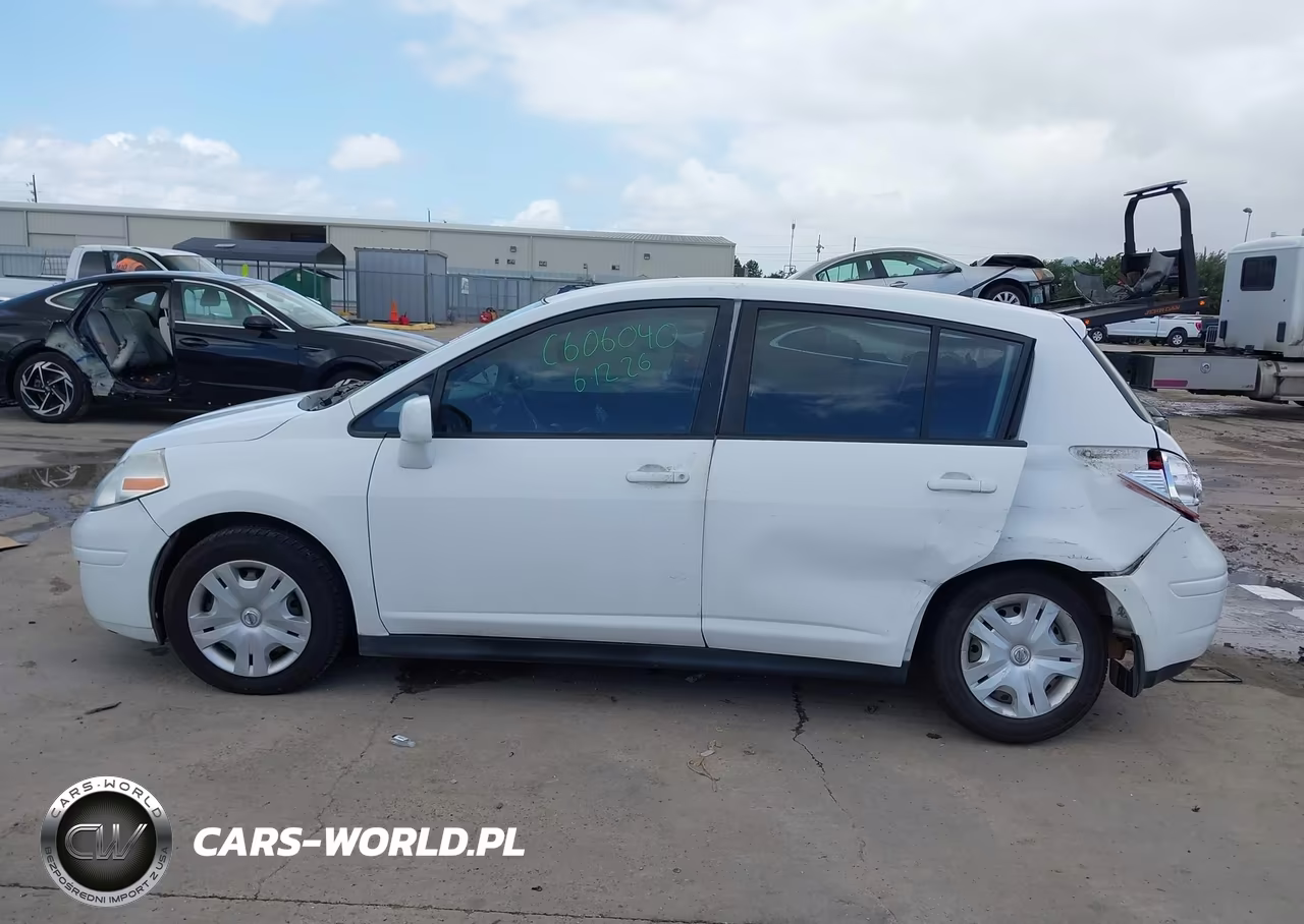 2011 Nissan Versa 1.8S VIN:3N1BC1CP3BL515565 - 13