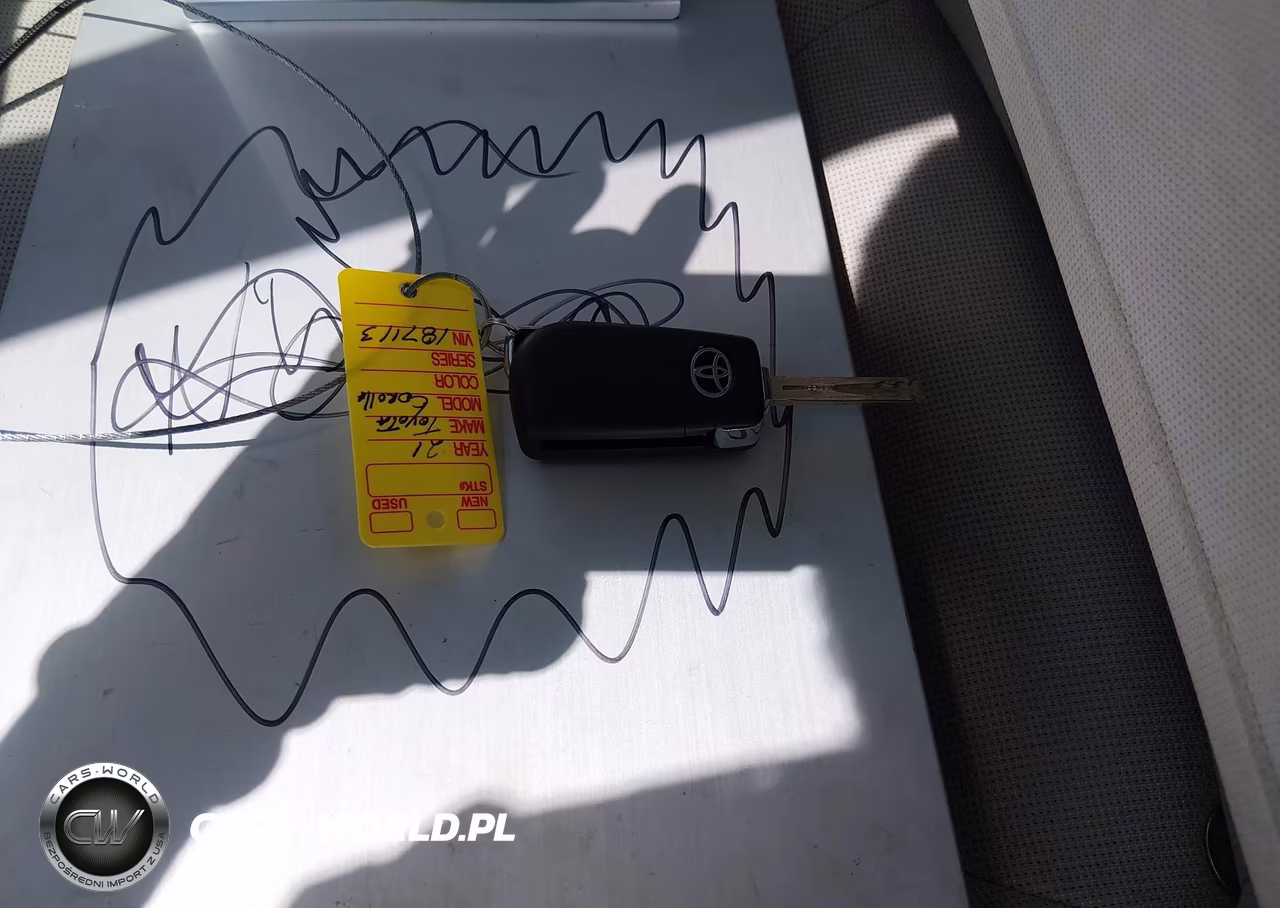 2021 Toyota Corolla Le VIN:5YFEPMAE4MP187113 - 11