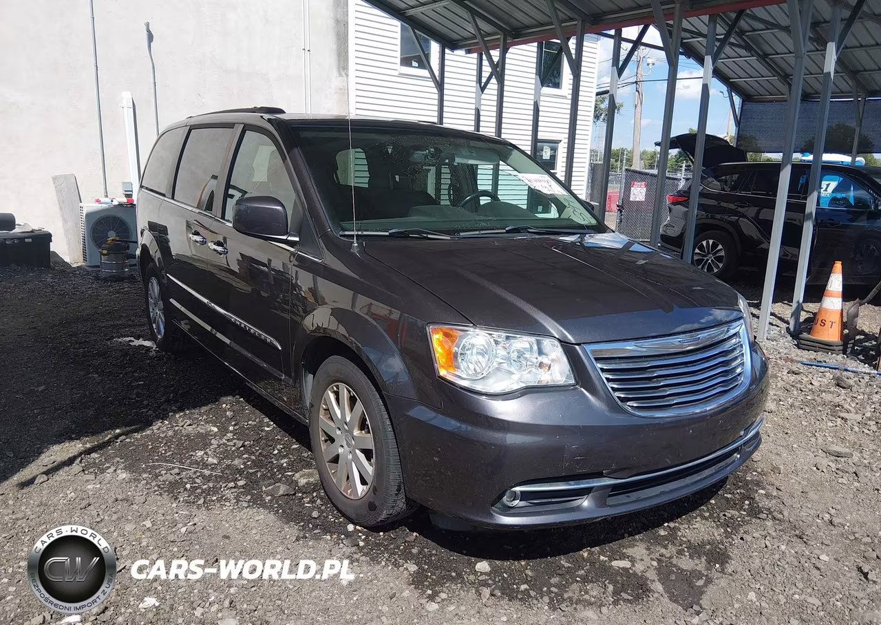 2016 Chrysler Town & Country Touring