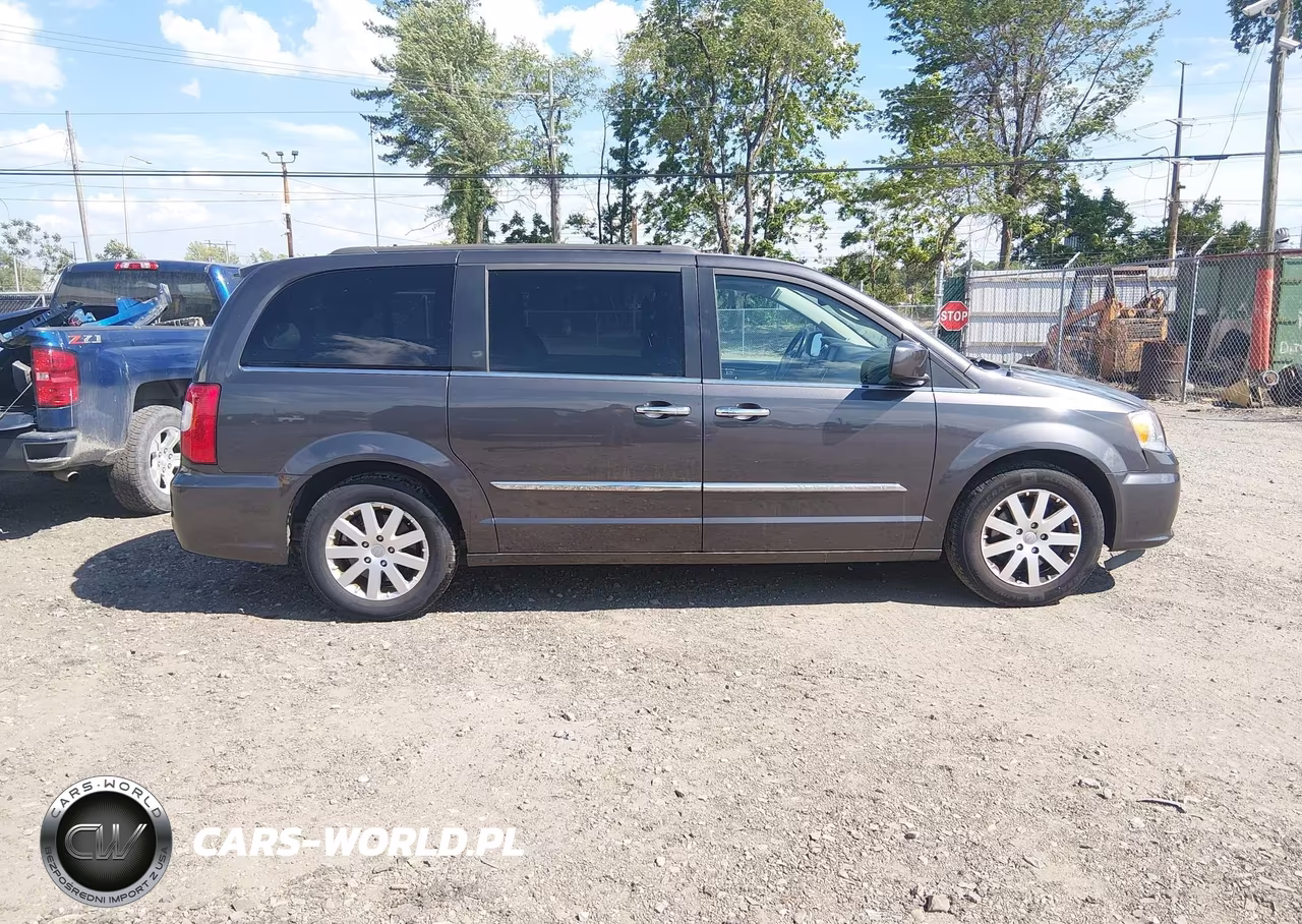 2016 Chrysler Town & Country Touring VIN:2C4RC1BG1GR112580 - 13