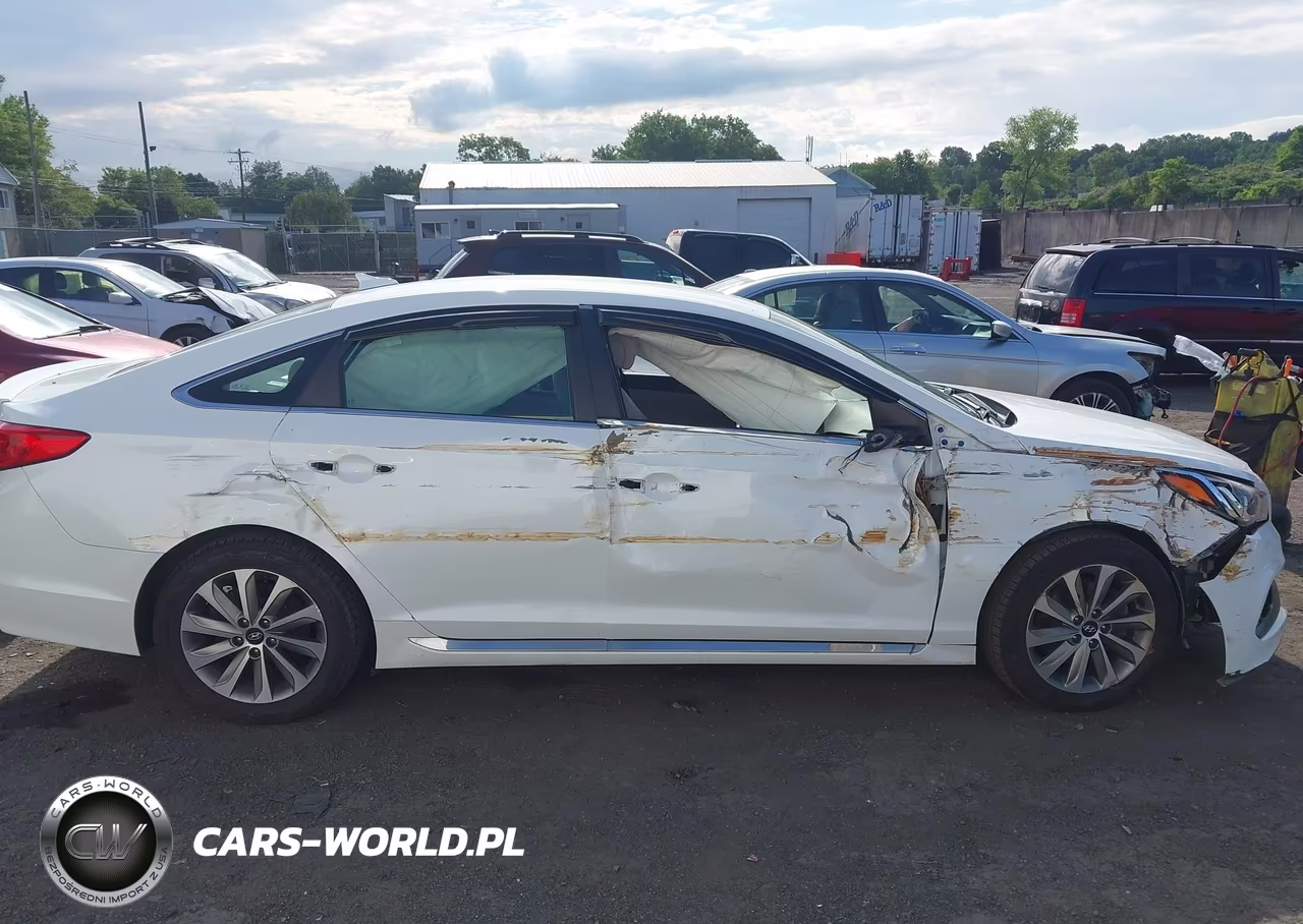 2015 Hyundai Sonata Sport VIN:5NPE34AF6FH078396 - 13