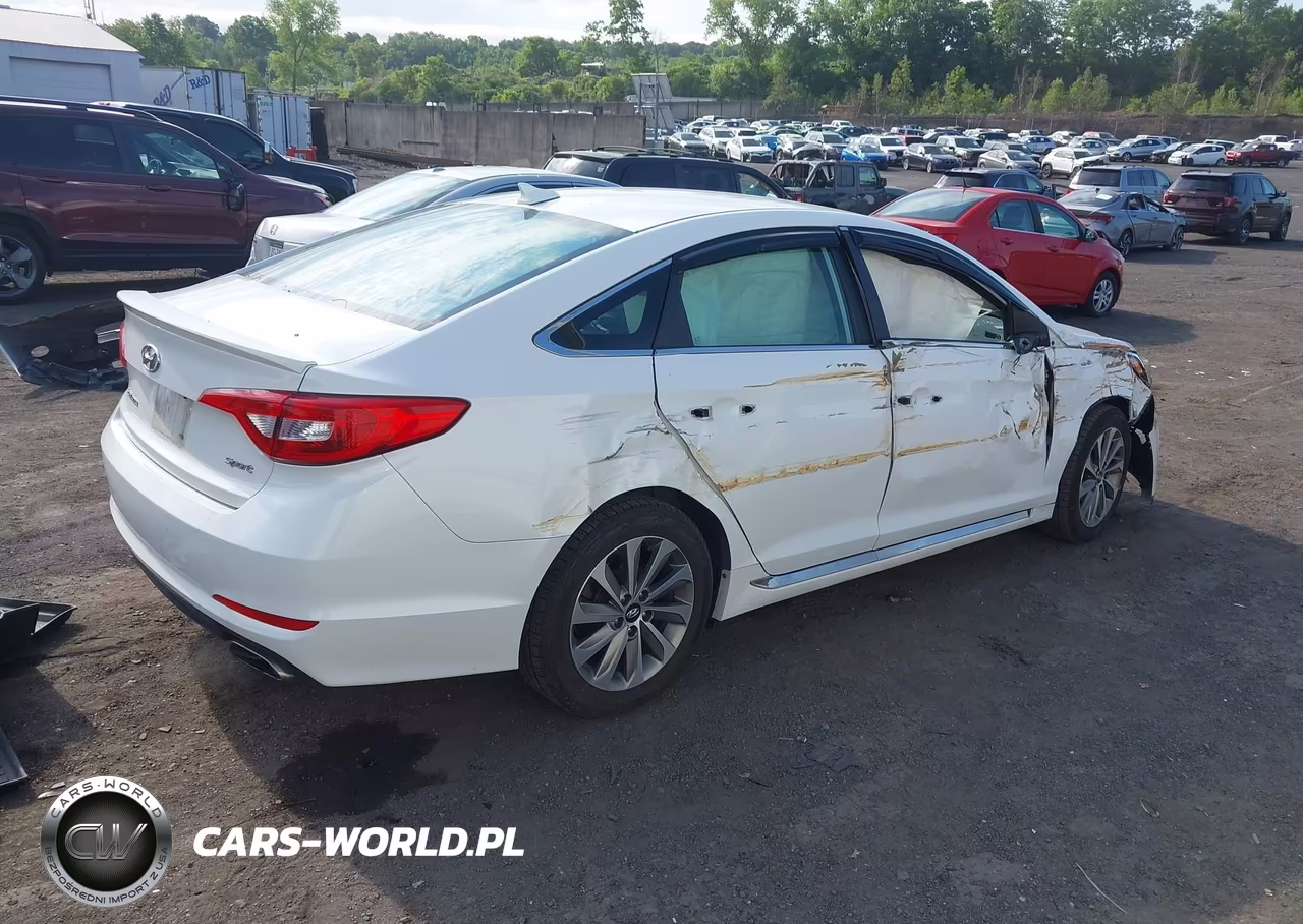 2015 Hyundai Sonata Sport VIN:5NPE34AF6FH078396 - 4