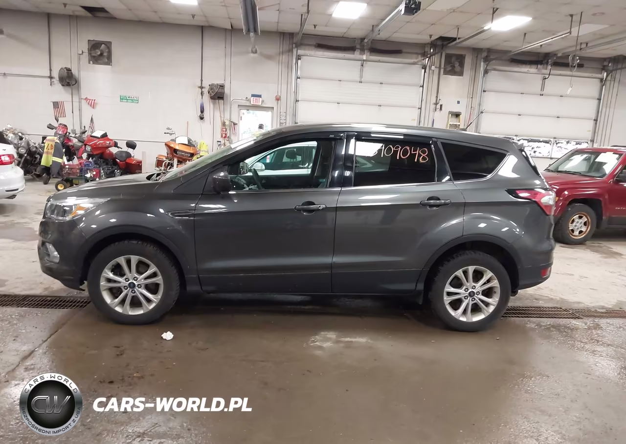2017 Ford Escape Se VIN:1FMCU9GD1HUD01651 - 14