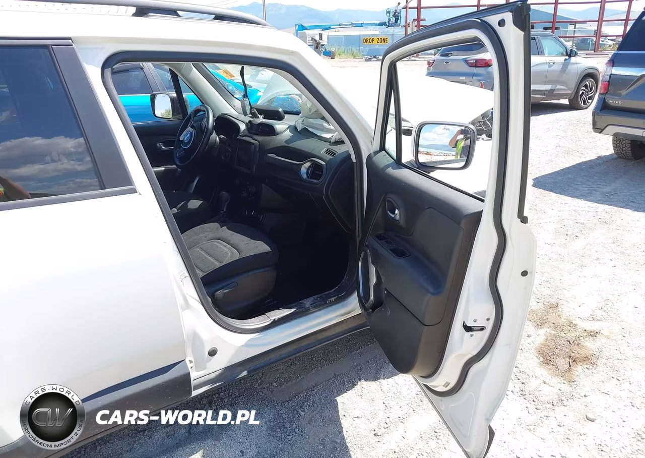 2022 Jeep Renegade Latitude 4X4 VIN:ZACNJDB13NPN52204 - 5