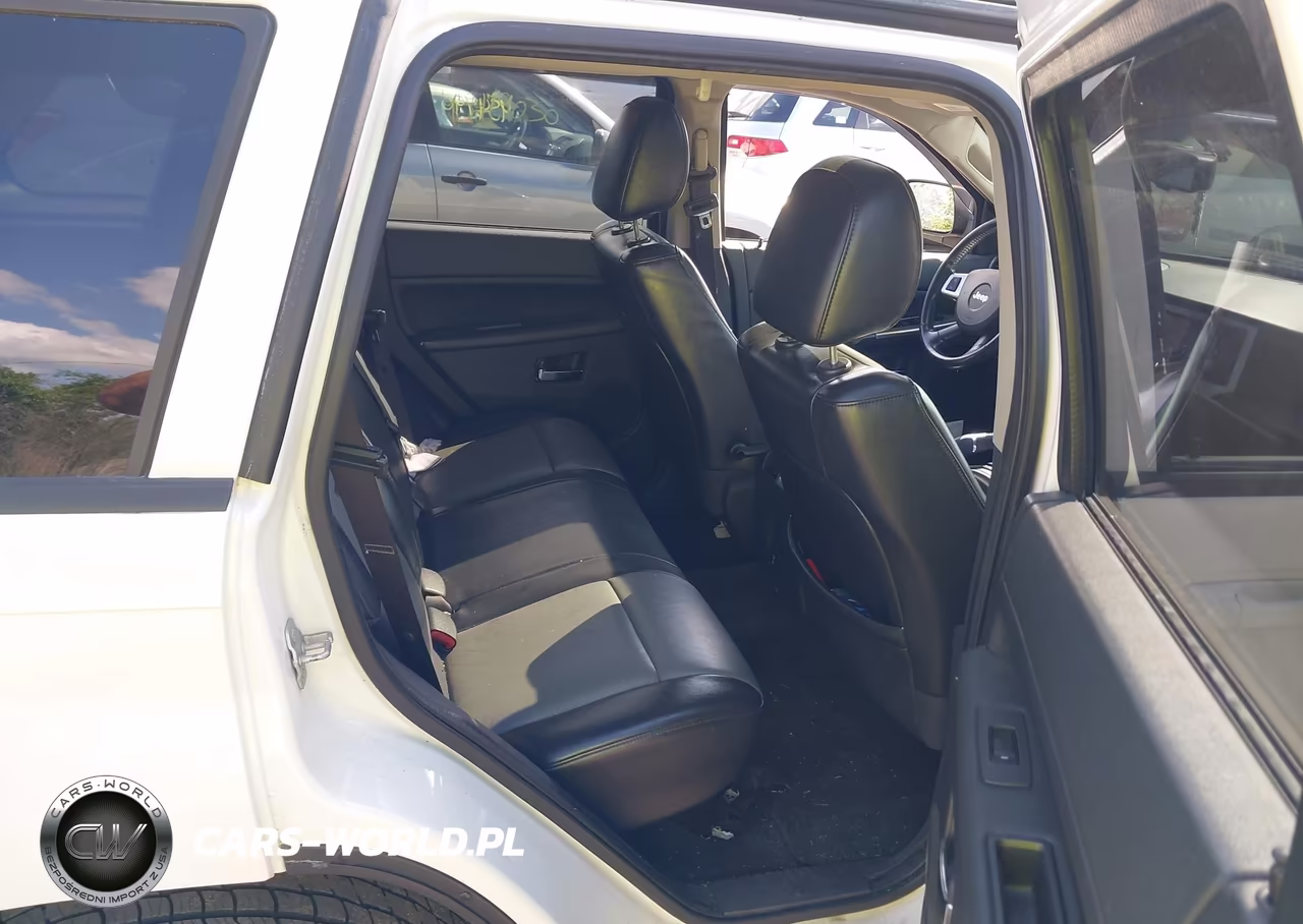 2010 Jeep Grand Cherokee Laredo VIN:1J4PR4GK5AC143099 - 8