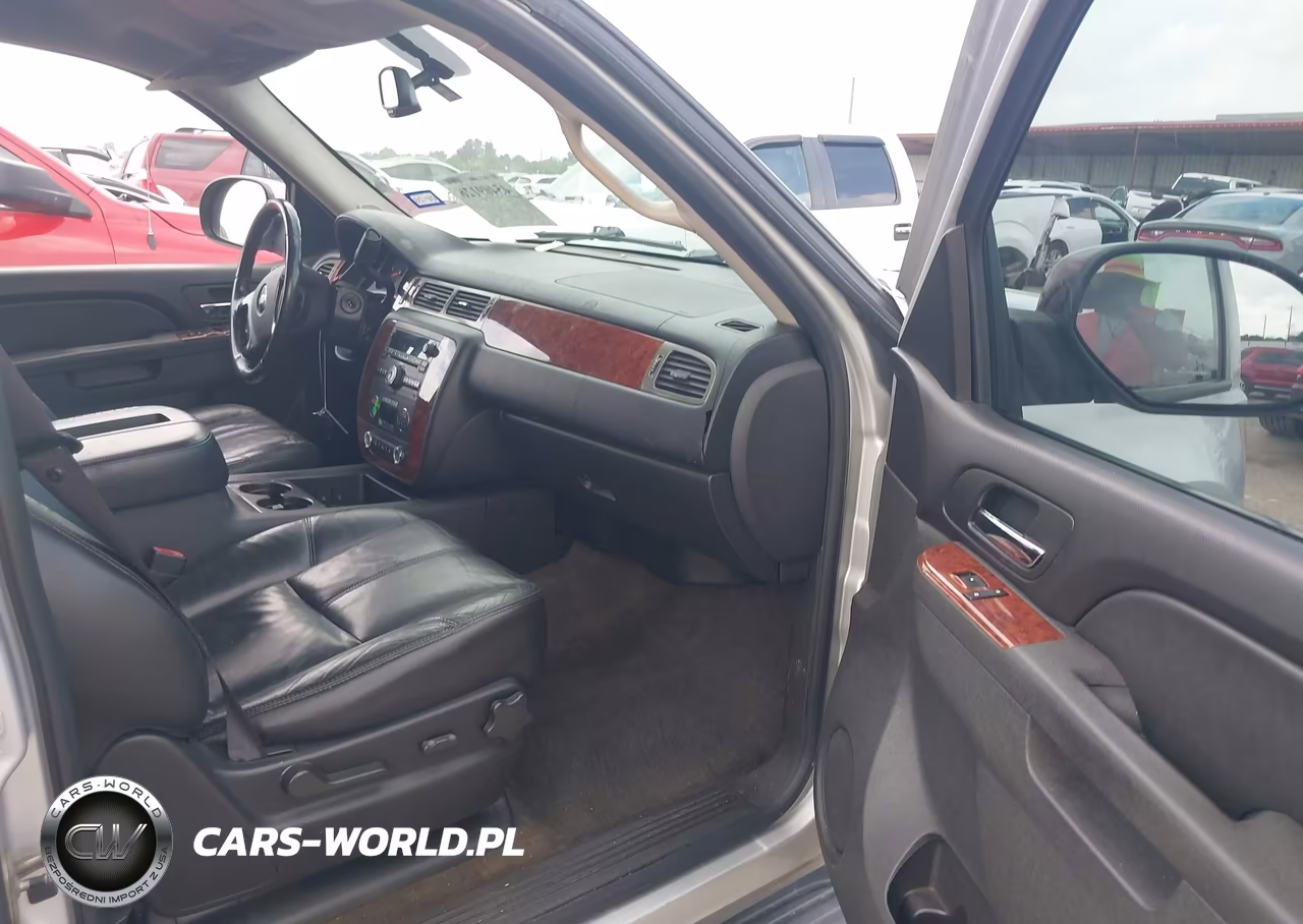 2010 Chevrolet Tahoe Lt VIN:1GNUCBE04AR127058 - 5