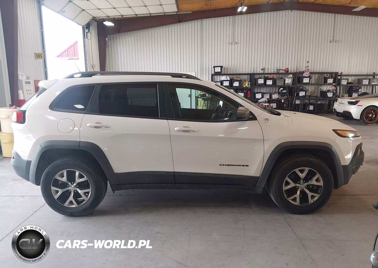 2015 Jeep Cherokee Trailhawk VIN:1C4PJMBB4FW773089 - 13