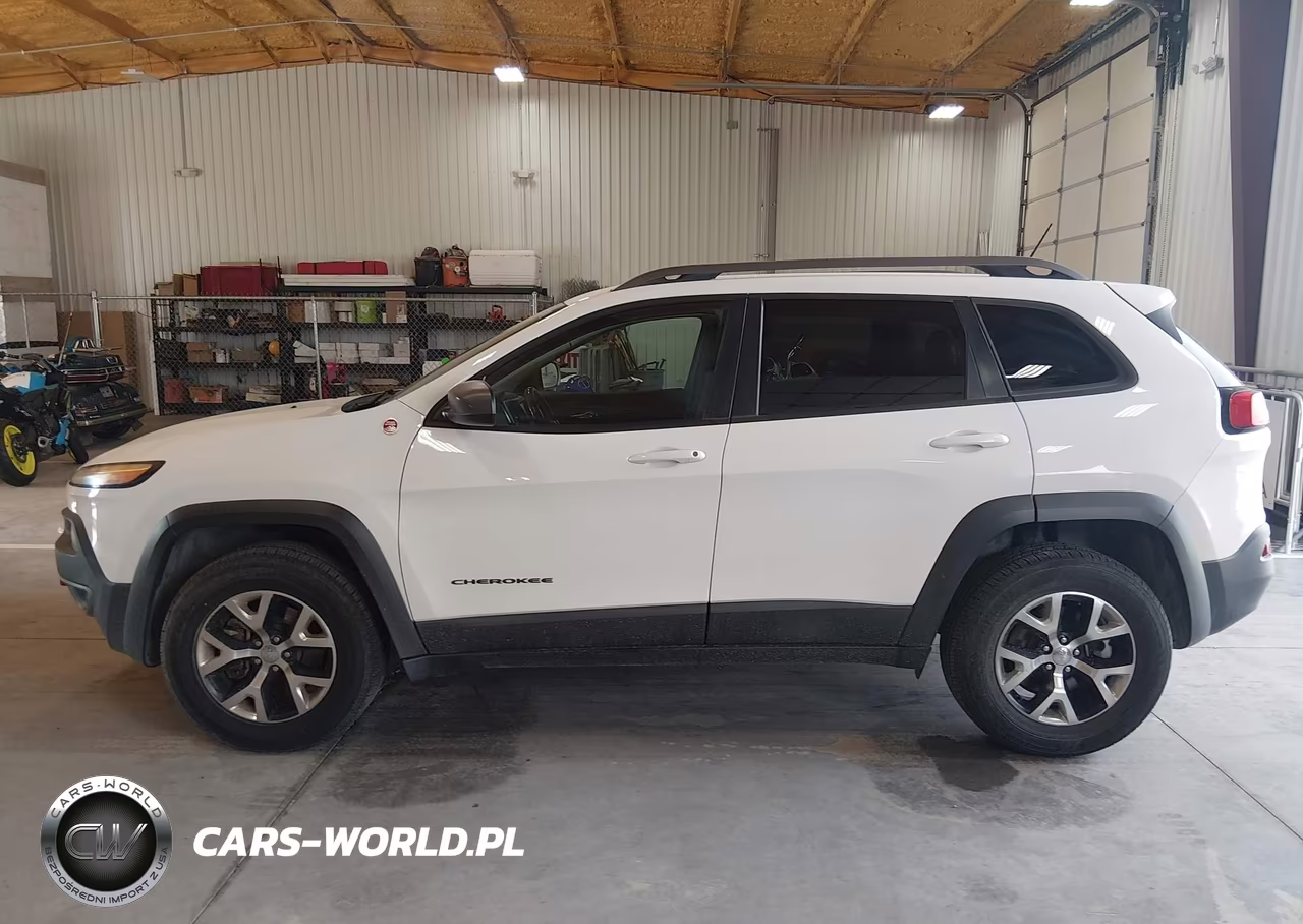 2015 Jeep Cherokee Trailhawk VIN:1C4PJMBB4FW773089 - 14