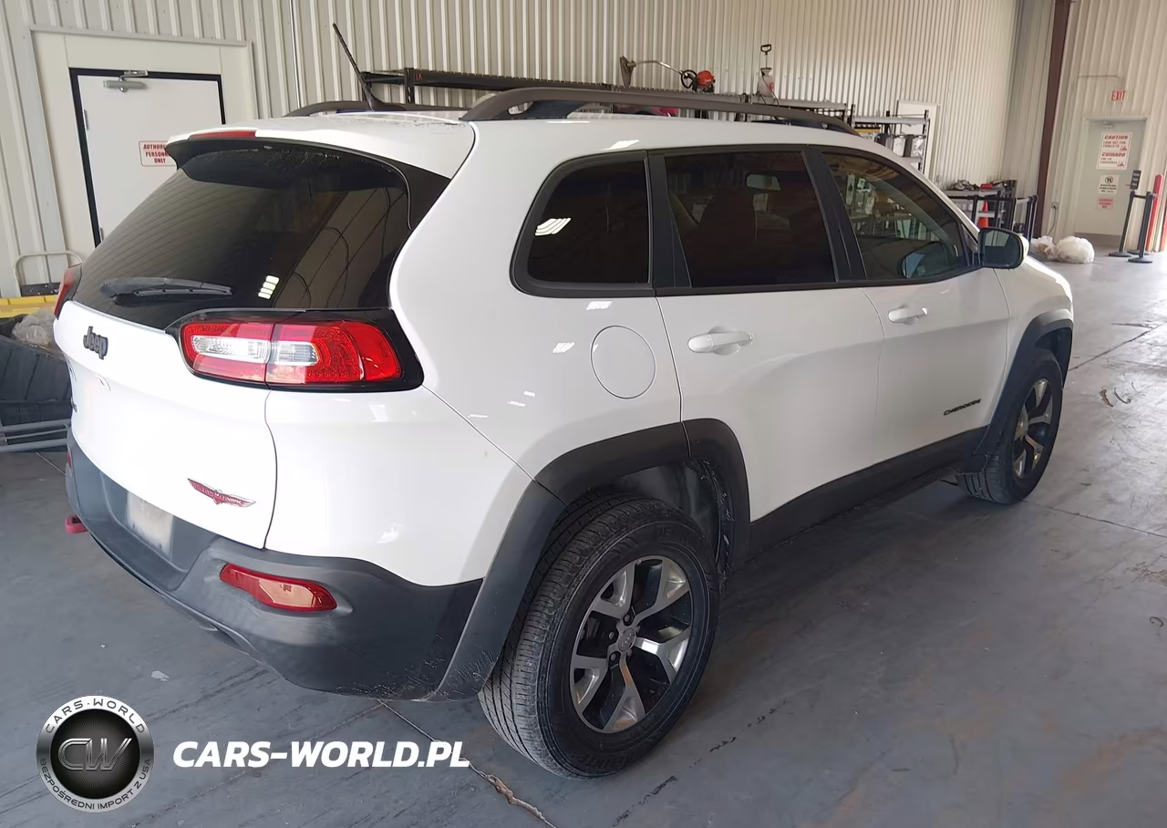 2015 Jeep Cherokee Trailhawk VIN:1C4PJMBB4FW773089 - 4