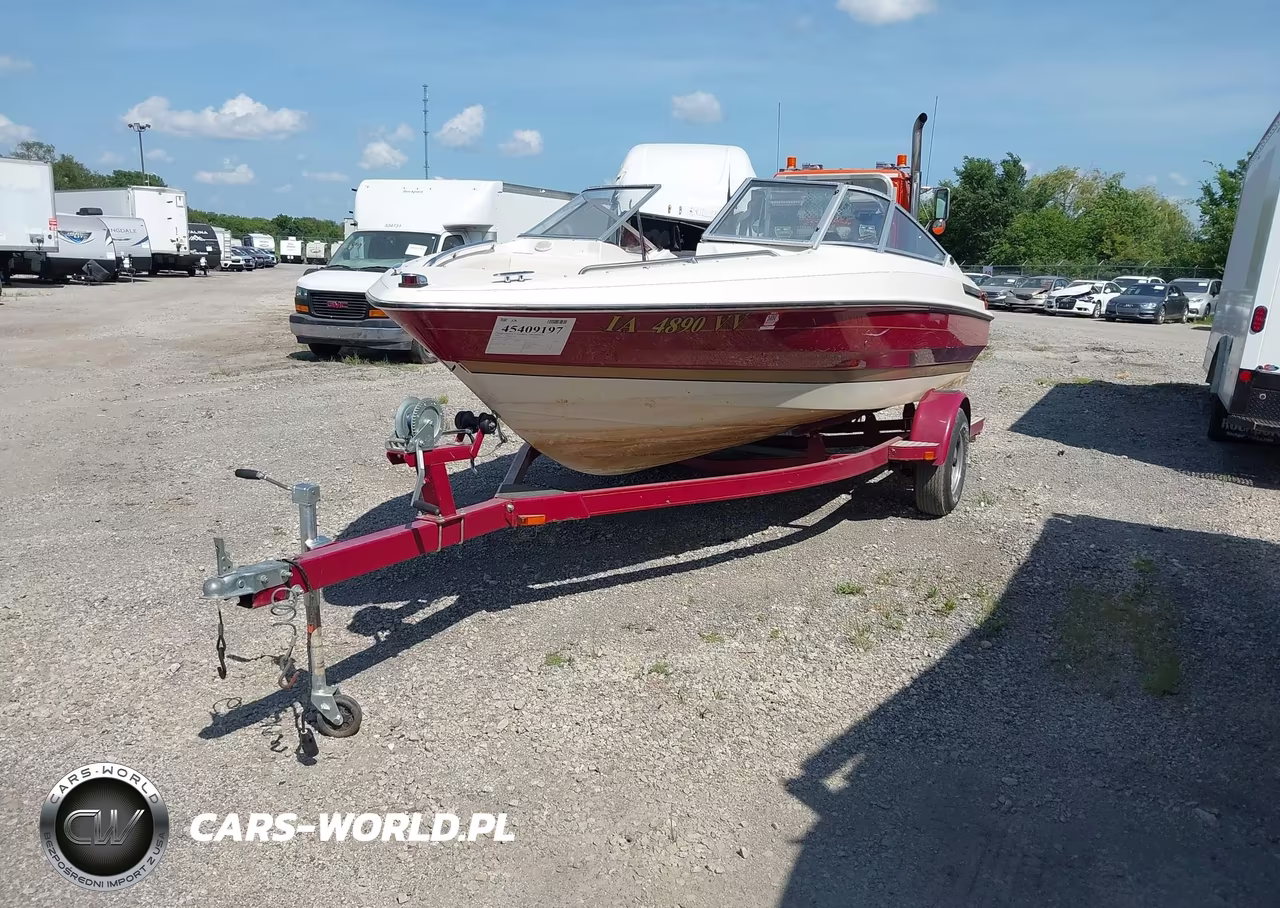 1992 Maxum 18' Boat