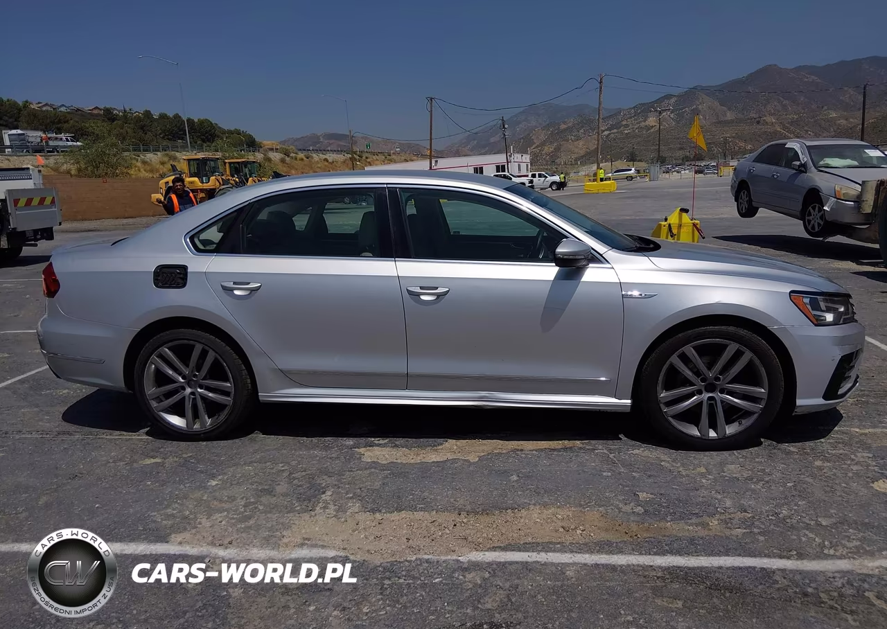 2017 Volkswagen Passat 1.8T R-Line VIN:1VWDT7A33HC044415 - 13
