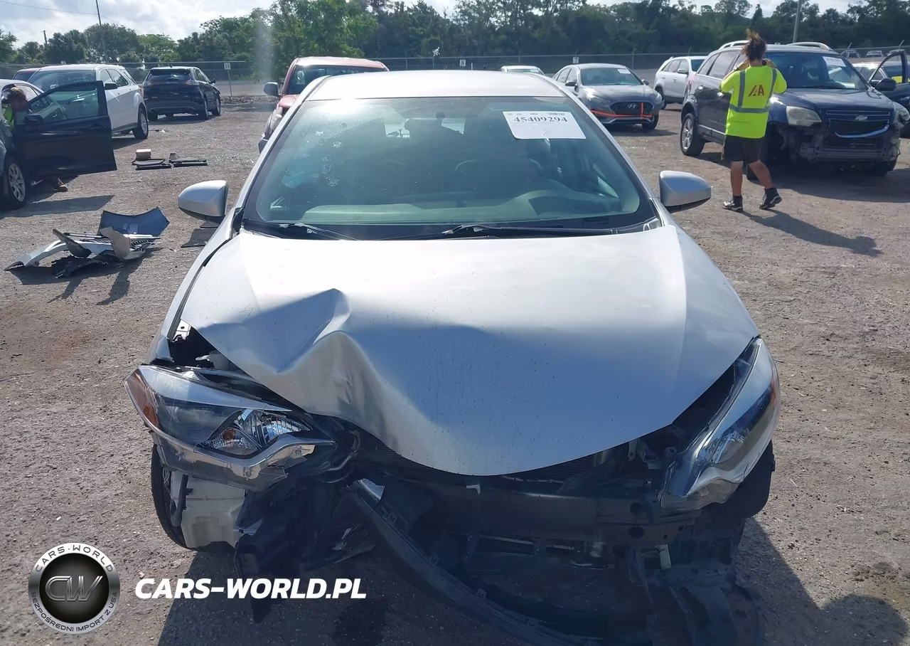 2016 Toyota Corolla Le VIN:2T1BURHE2GC608653 - 12