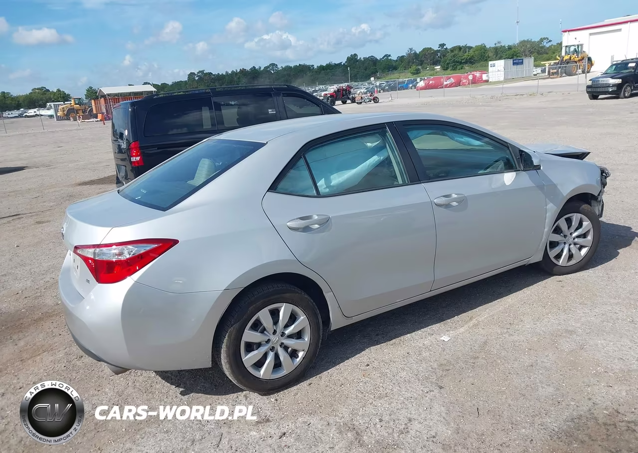 2016 Toyota Corolla Le VIN:2T1BURHE2GC608653 - 4